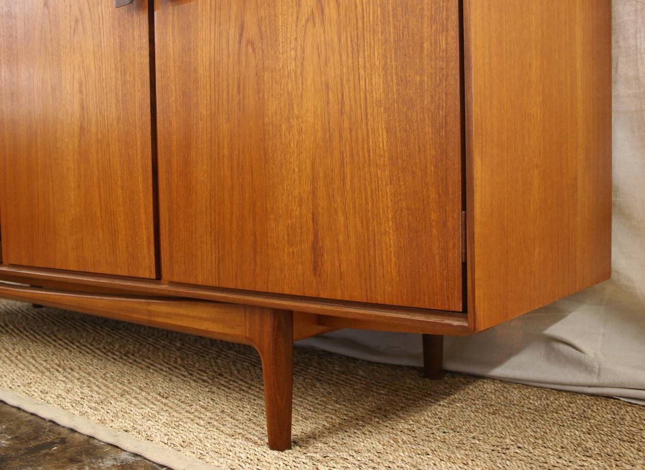Mid-Century Modern Long Credenza in the Style of Ib Kofod-Larsen for G Plan In Excellent Condition In Austin, TX