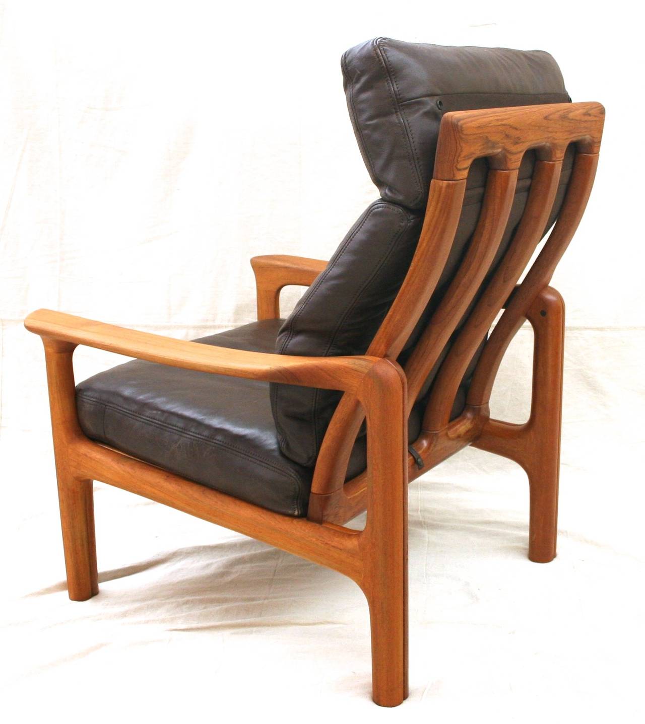 20th Century Pair of Teak and Leather Danish Modern High Back Lounge Chairs, circa 1970 For Sale