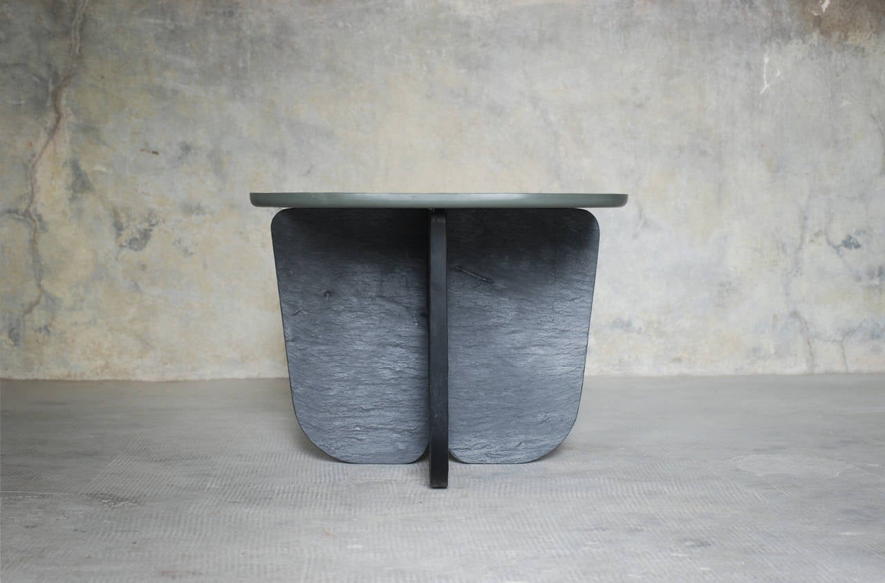 Ordonne´
Coffee table
Frédéric Saulou
Materials: Argentina green slate - Tre´laze´ black slate
Dimensions: 110 x 55 cm
Edition of eight.
Signed and numbered.

“While wandering in the streets I have been observing buildings
construction