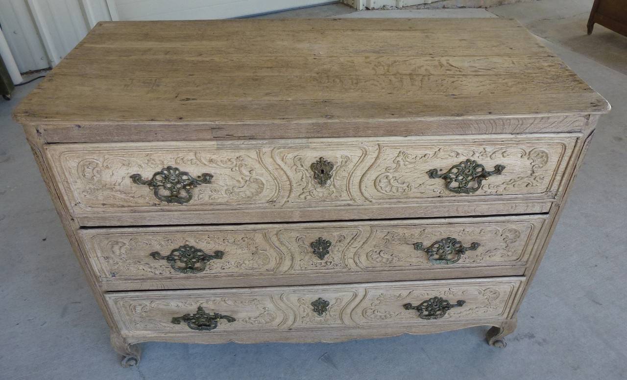 18th Century Belgian Commode in Oak In Good Condition In Houston, TX