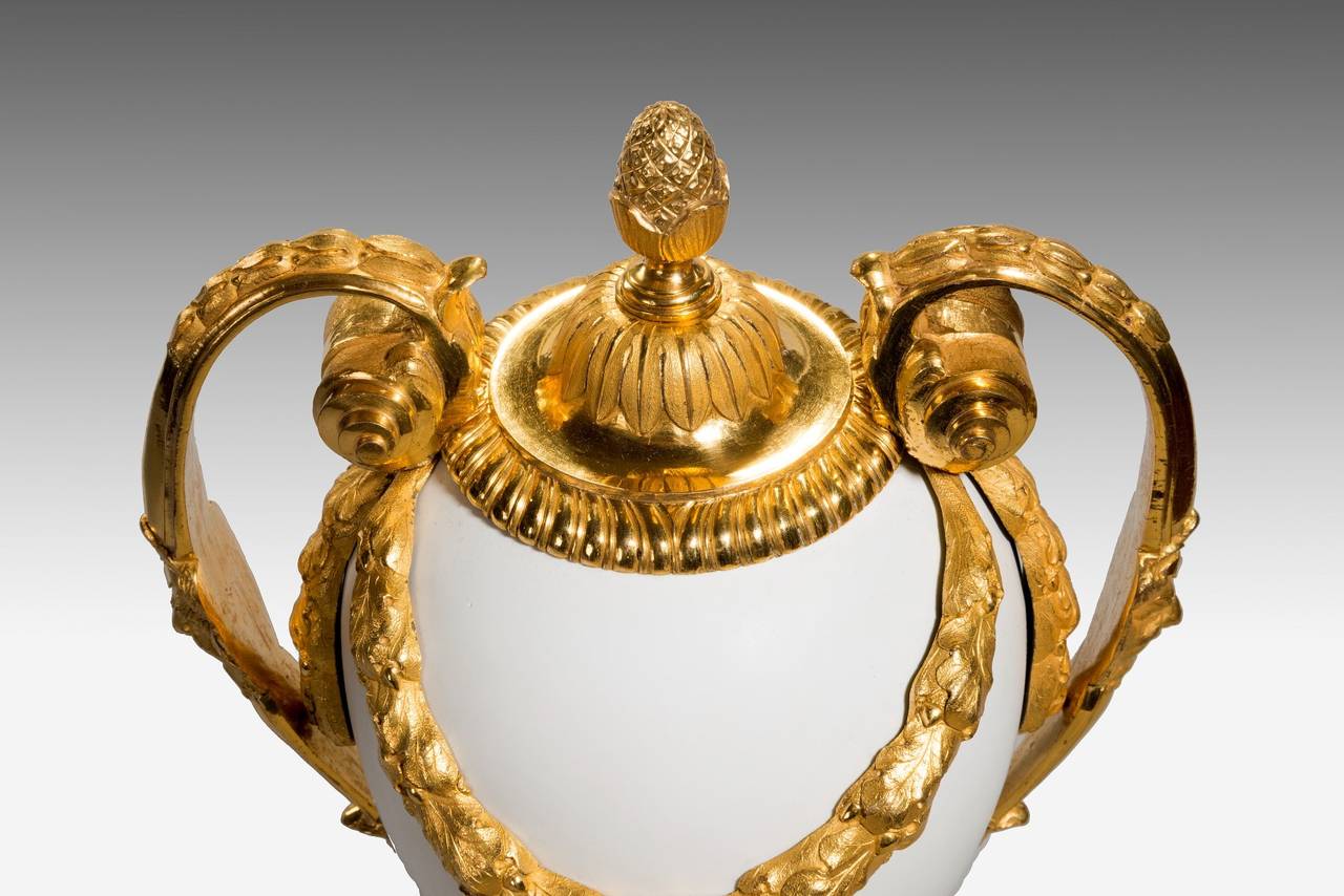 George III Opaque Glass Ormolu-Mounted Vase In Excellent Condition In Sutton Coldfield, GB