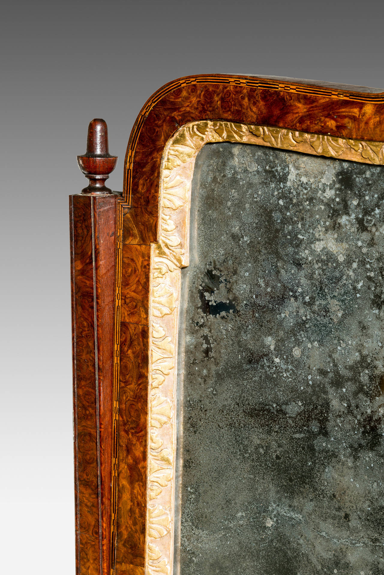 Early George I Walnut Dressing Table Mirror In Good Condition For Sale In Sutton Coldfield, GB