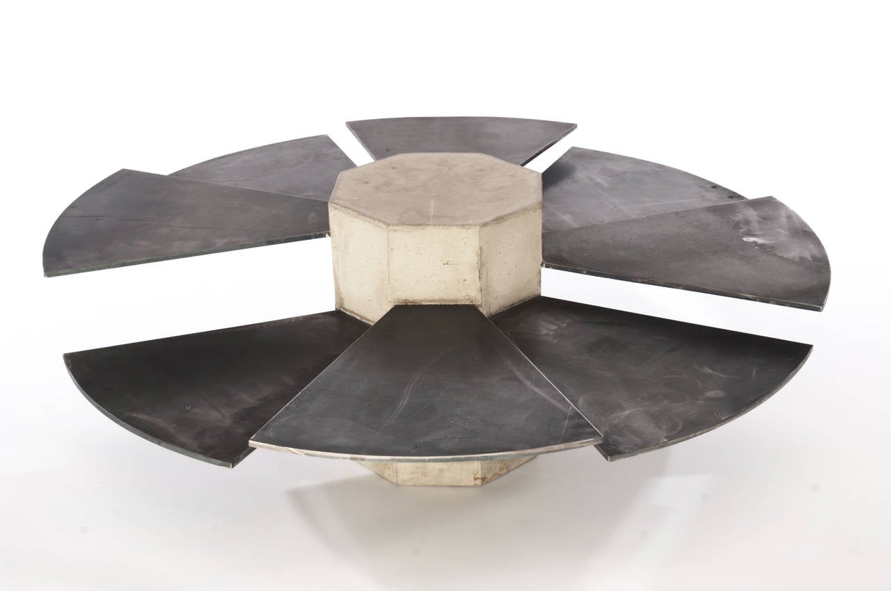 Américain Table basse à éventail en acier James de Wulf en vente
