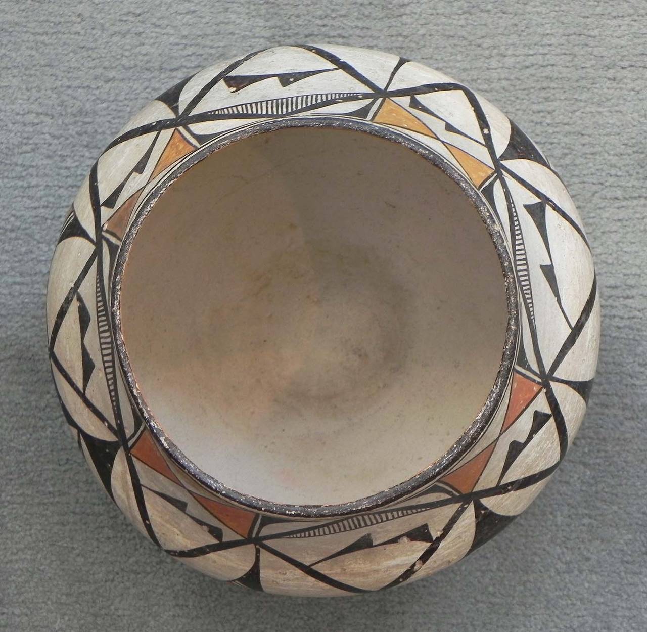 Late 19th Century 19th Century Native American Acoma Pot For Sale