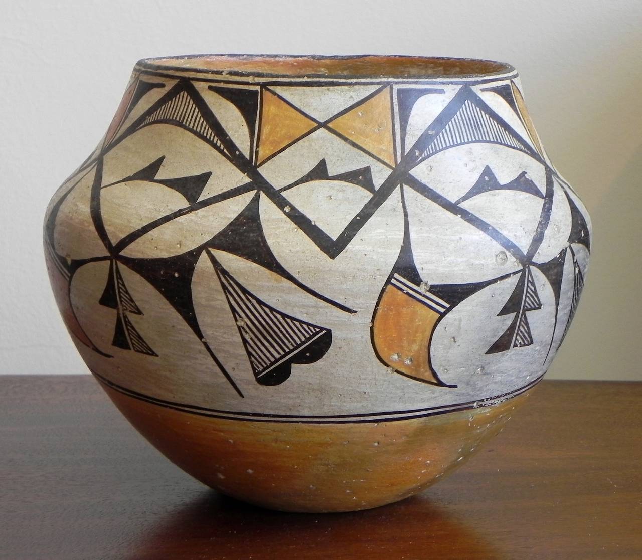 19th Century Native American Acoma Pot In Excellent Condition For Sale In Andover, MA