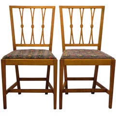 Antique Pair of 18th c. Hepplewhite Maple Portsmouth Side Chairs