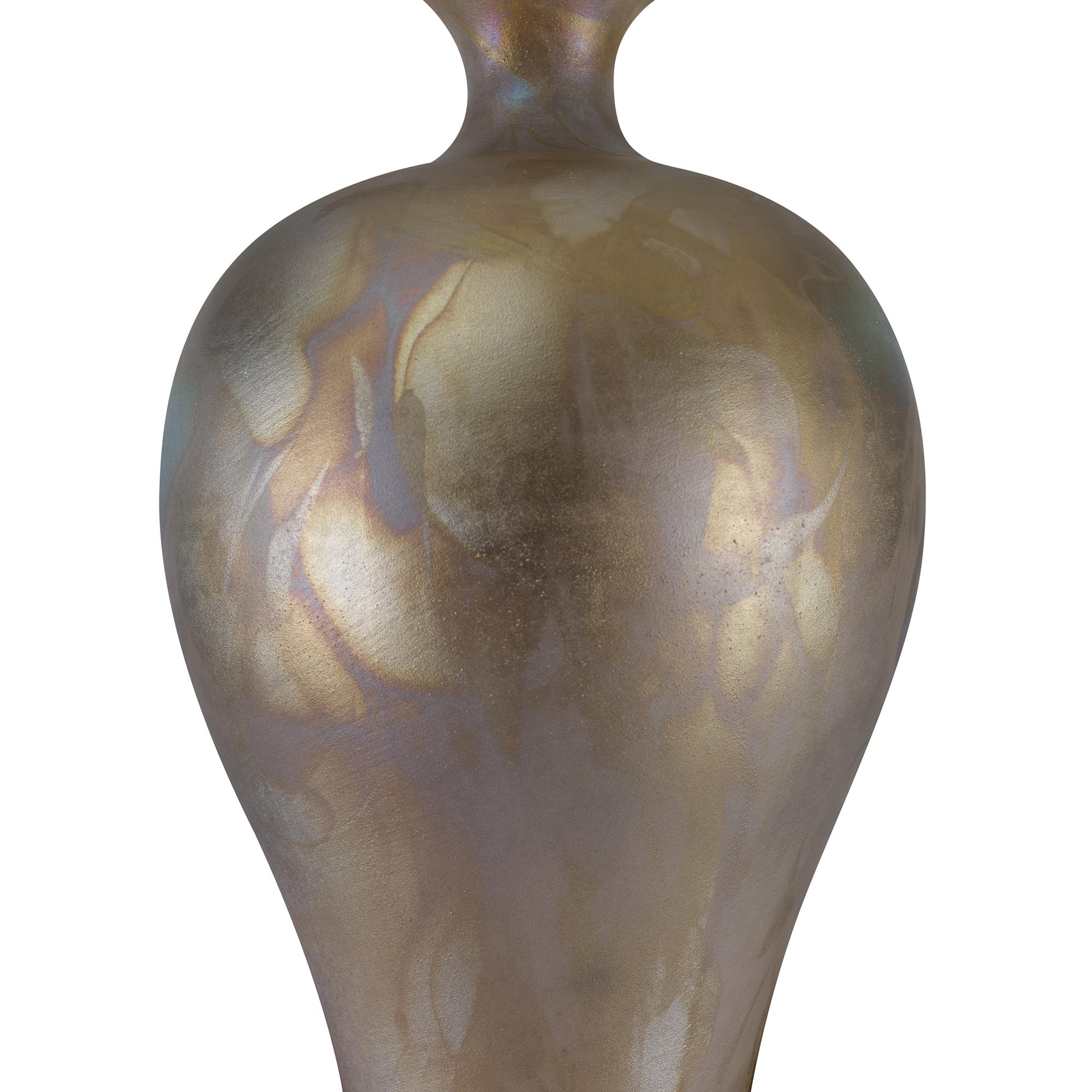For Sale:  (Gold) Quarry Vase in Ceramic by CuratedKravet 2