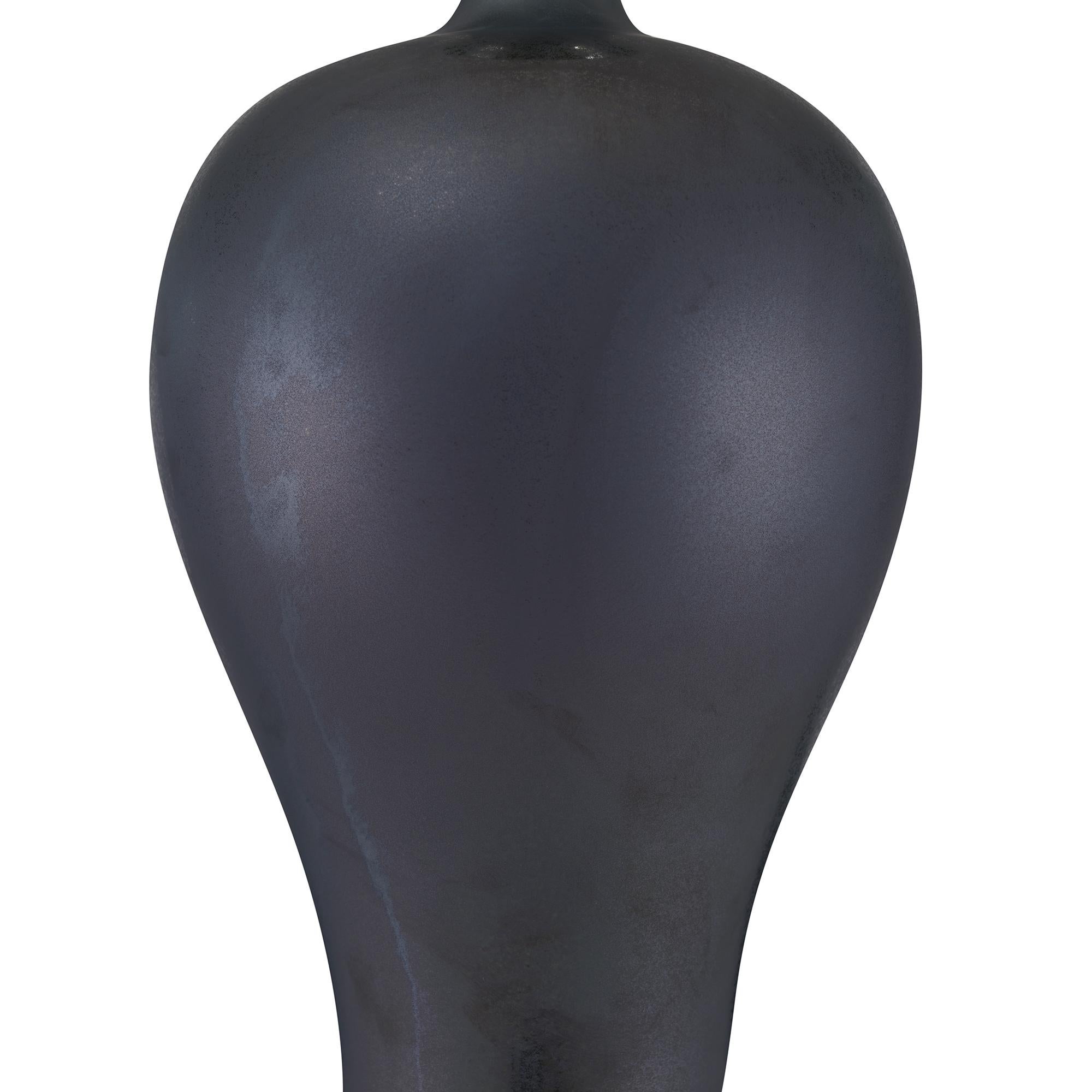 For Sale:  (Black) Quarry Vase in Ceramic by CuratedKravet 2