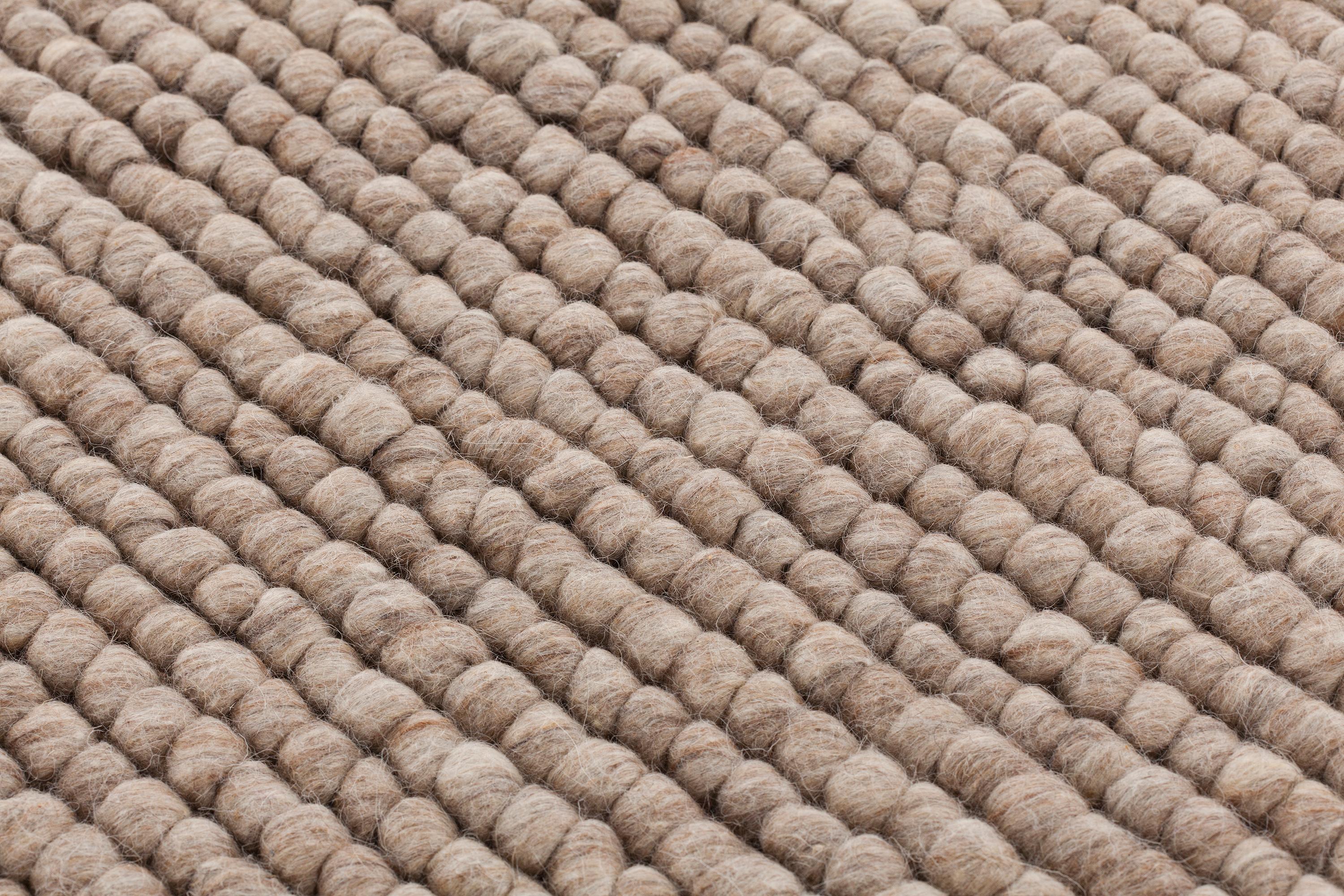 En vente :  (Beige) Tapis à capuche GAN en laine tissée à la main 2