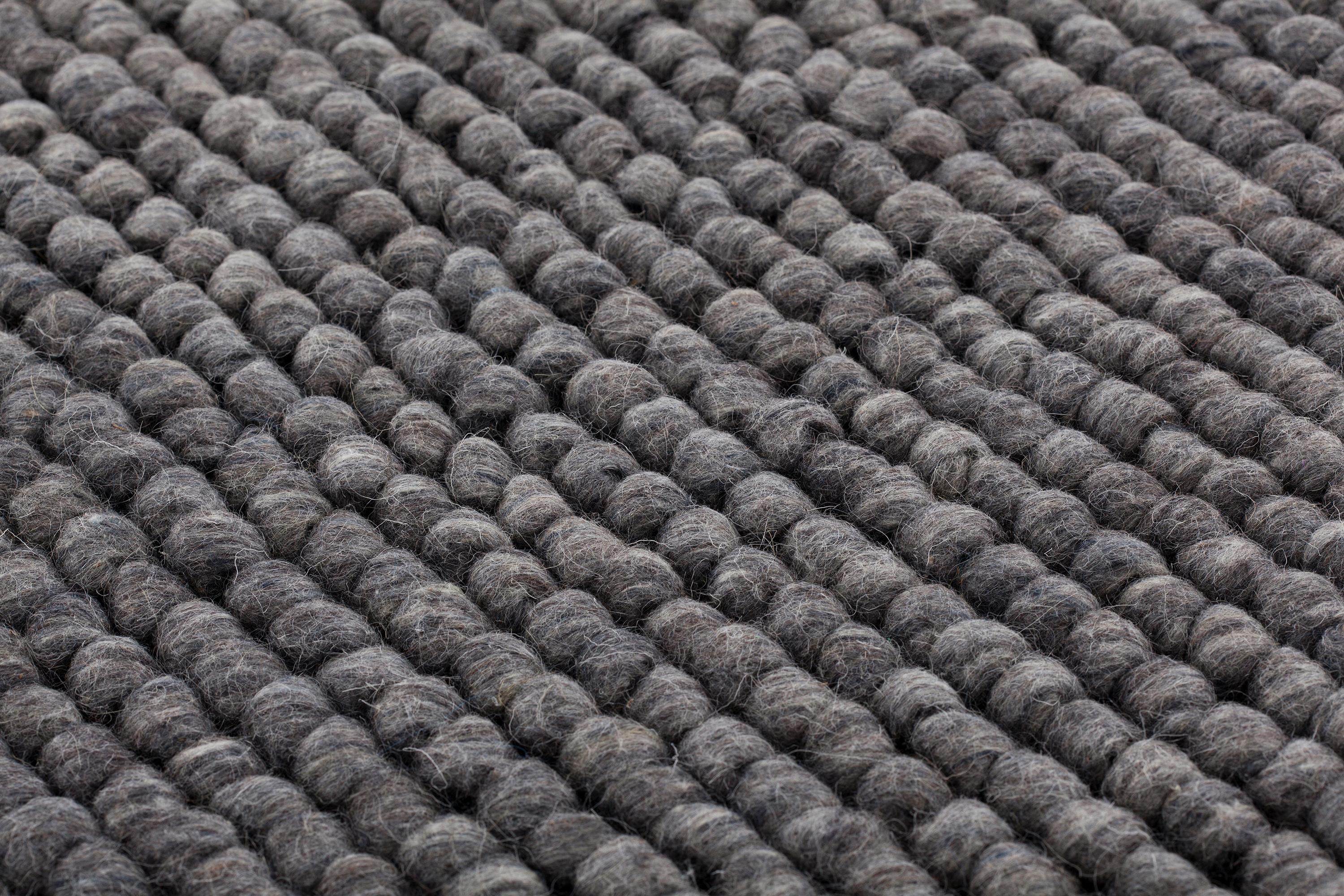 For Sale:  (Gray) GAN Hoot Rug in Hand-Loomed Wool 2