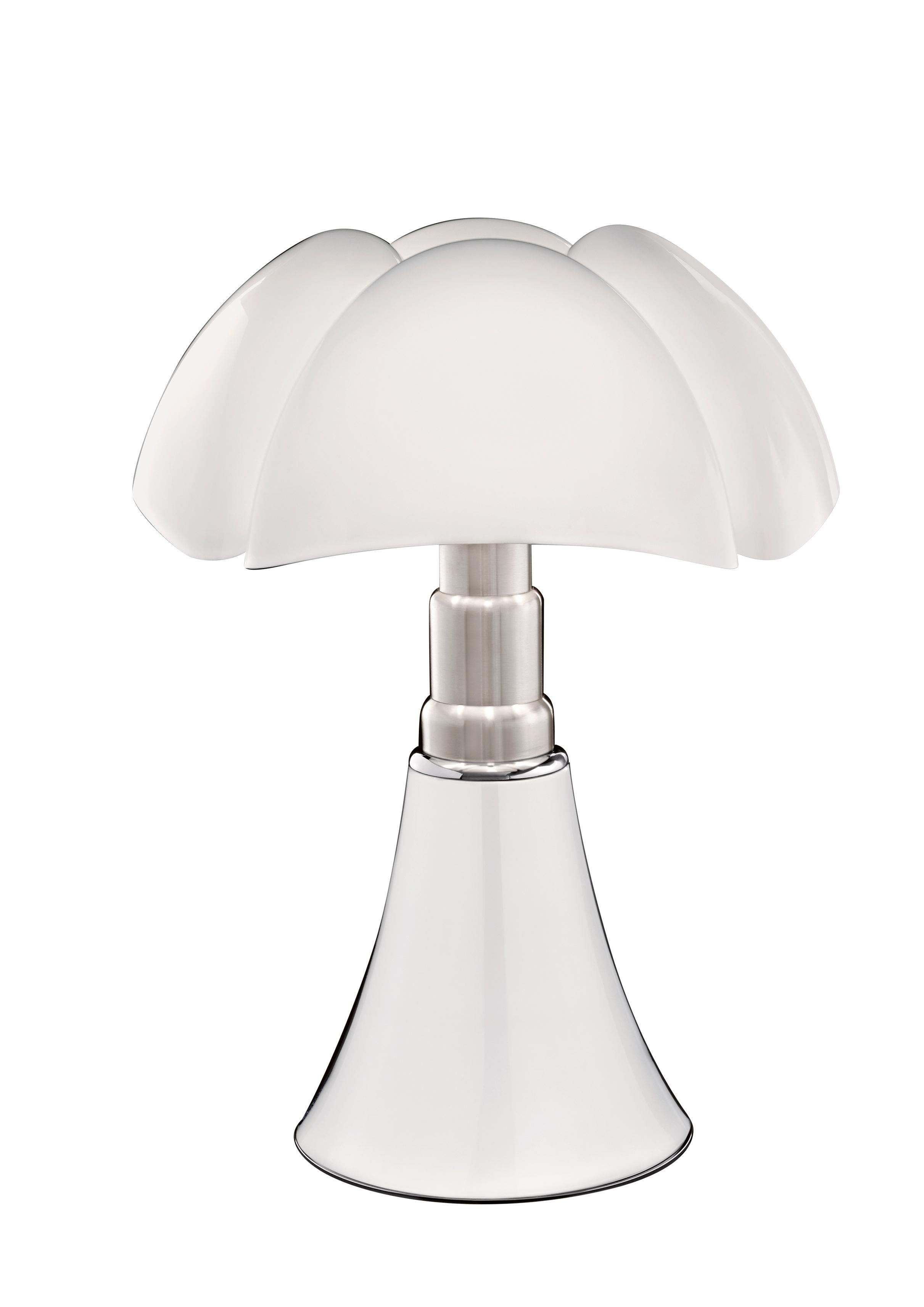 En vente : White (Bianco) Lampe de bureau Martinelli Luce LED Minipipistrello 620/J de Gae Aulenti 2