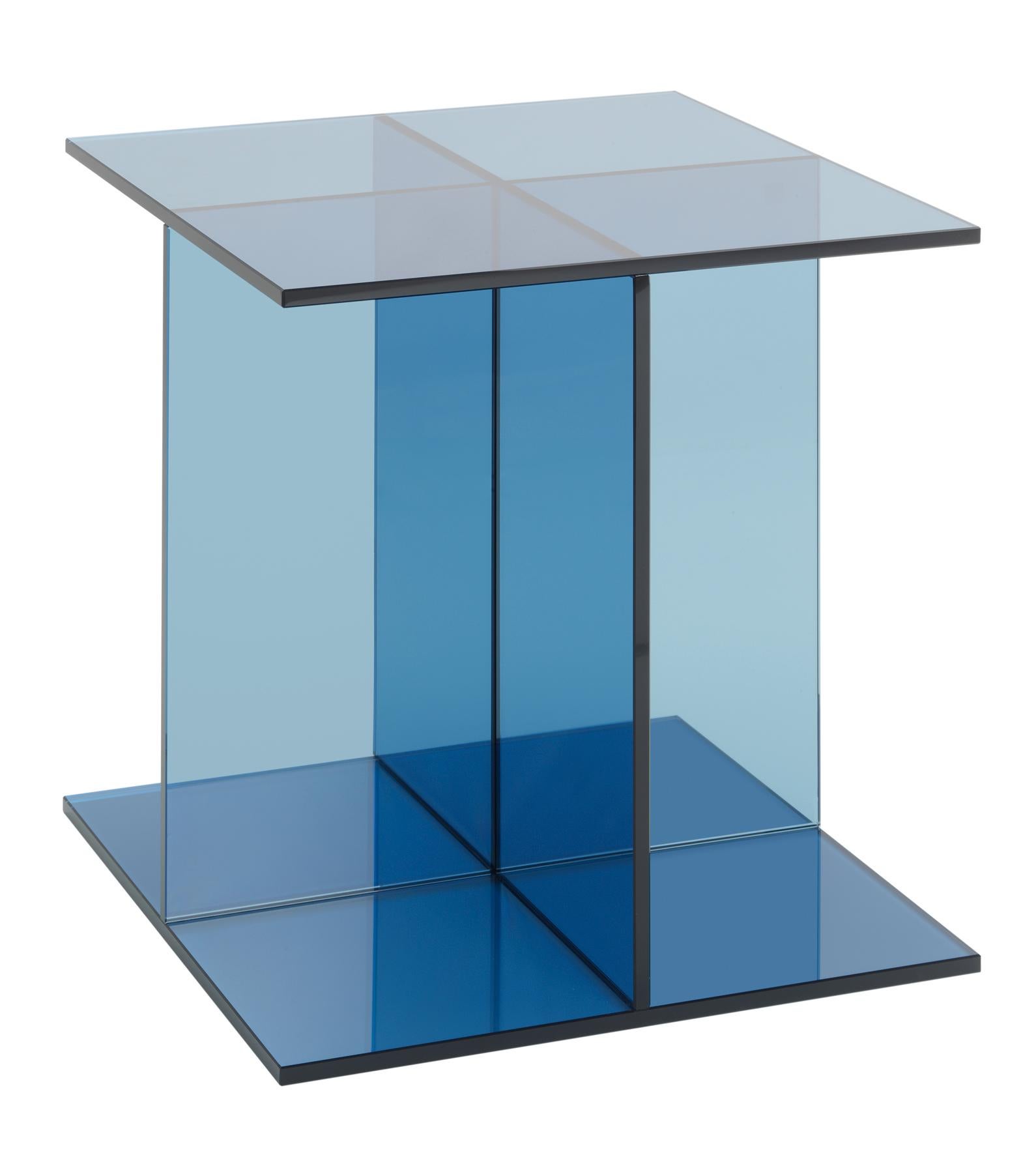 En vente : Blue (Dark Blue) Table d'appoint Vier e15 de Philipp Mainzer