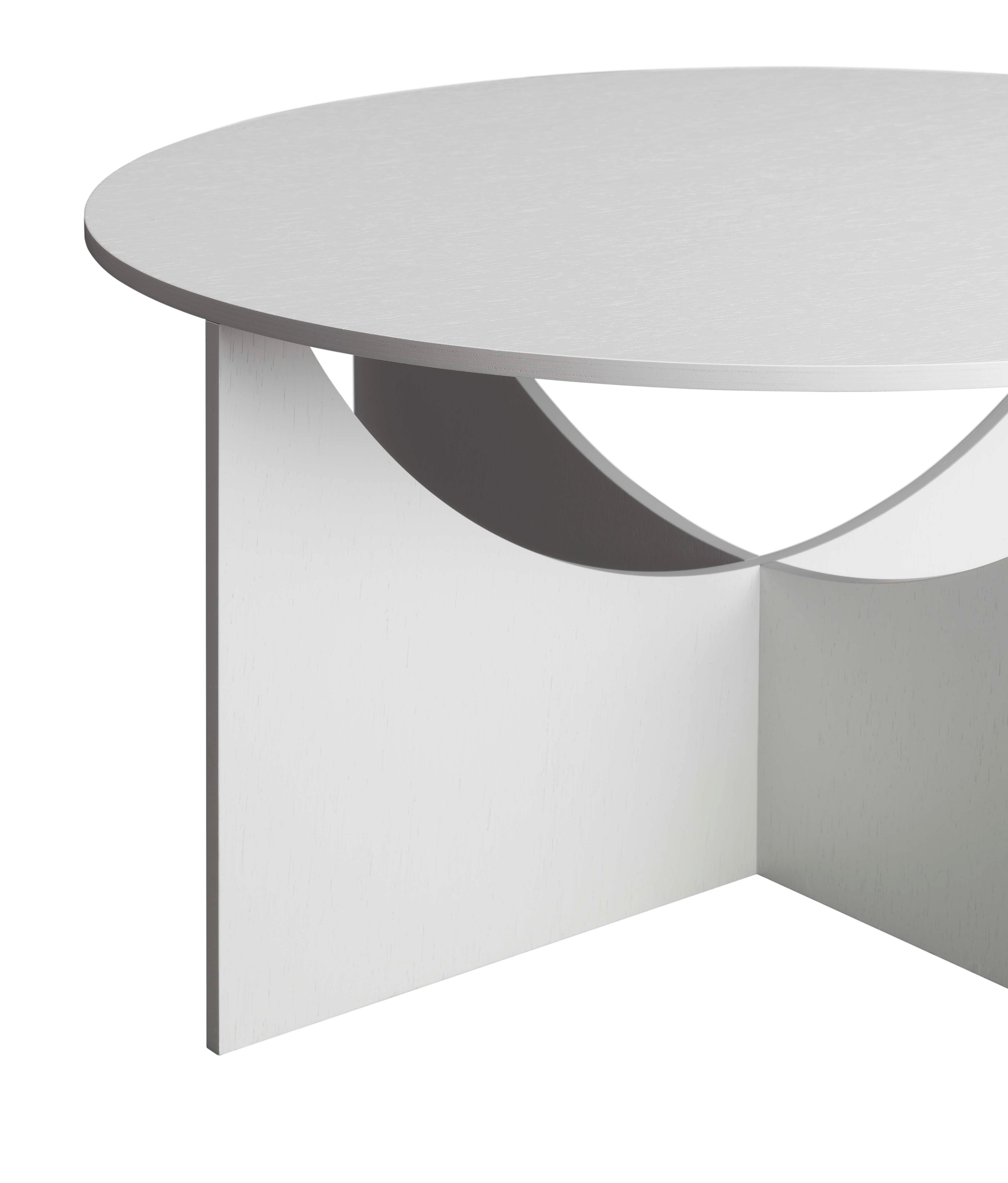 For Sale: White (Signal White Lacquer) e15 Charlotte Coffee Table with Oak Base by Ferdinand Kramer 3