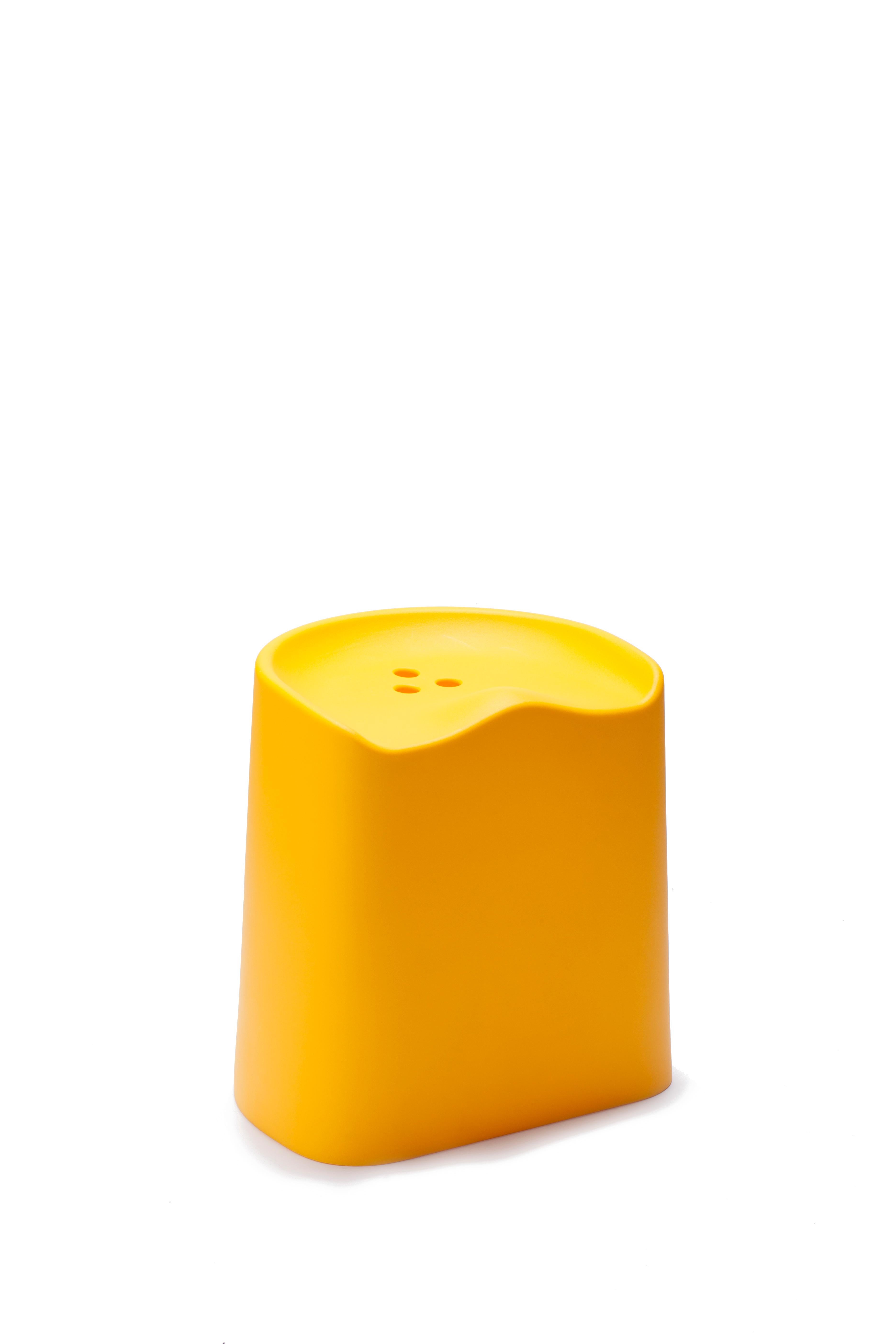 En vente : Yellow (6353) Tabouret en forme de bouche Established &amp;amp; Sons par Estd Collection 3