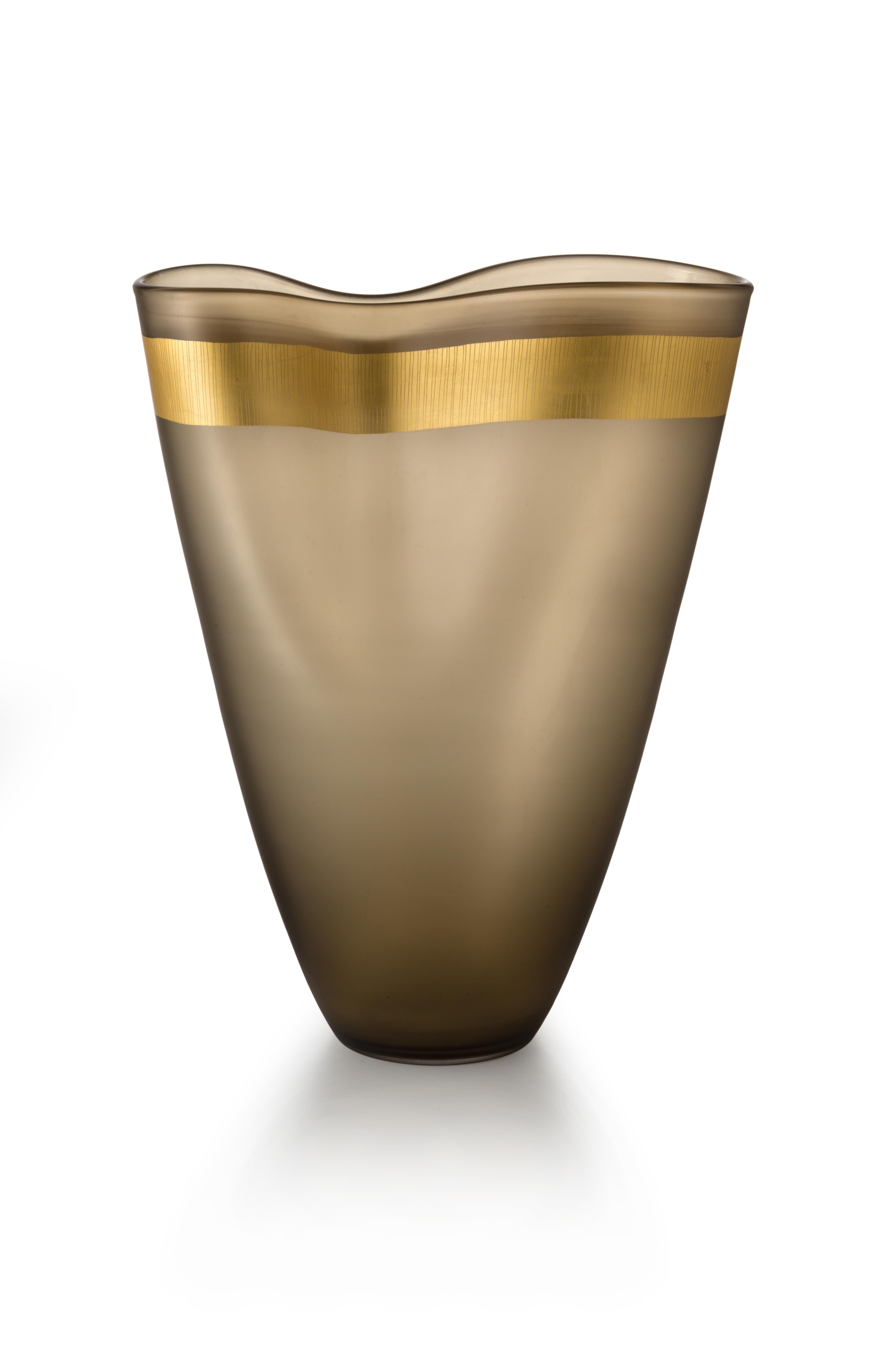 Im Angebot: Große Pizzicati-Vase aus mundgeblasenem Muranoglas von Norberto Moretti, Gray (53767)