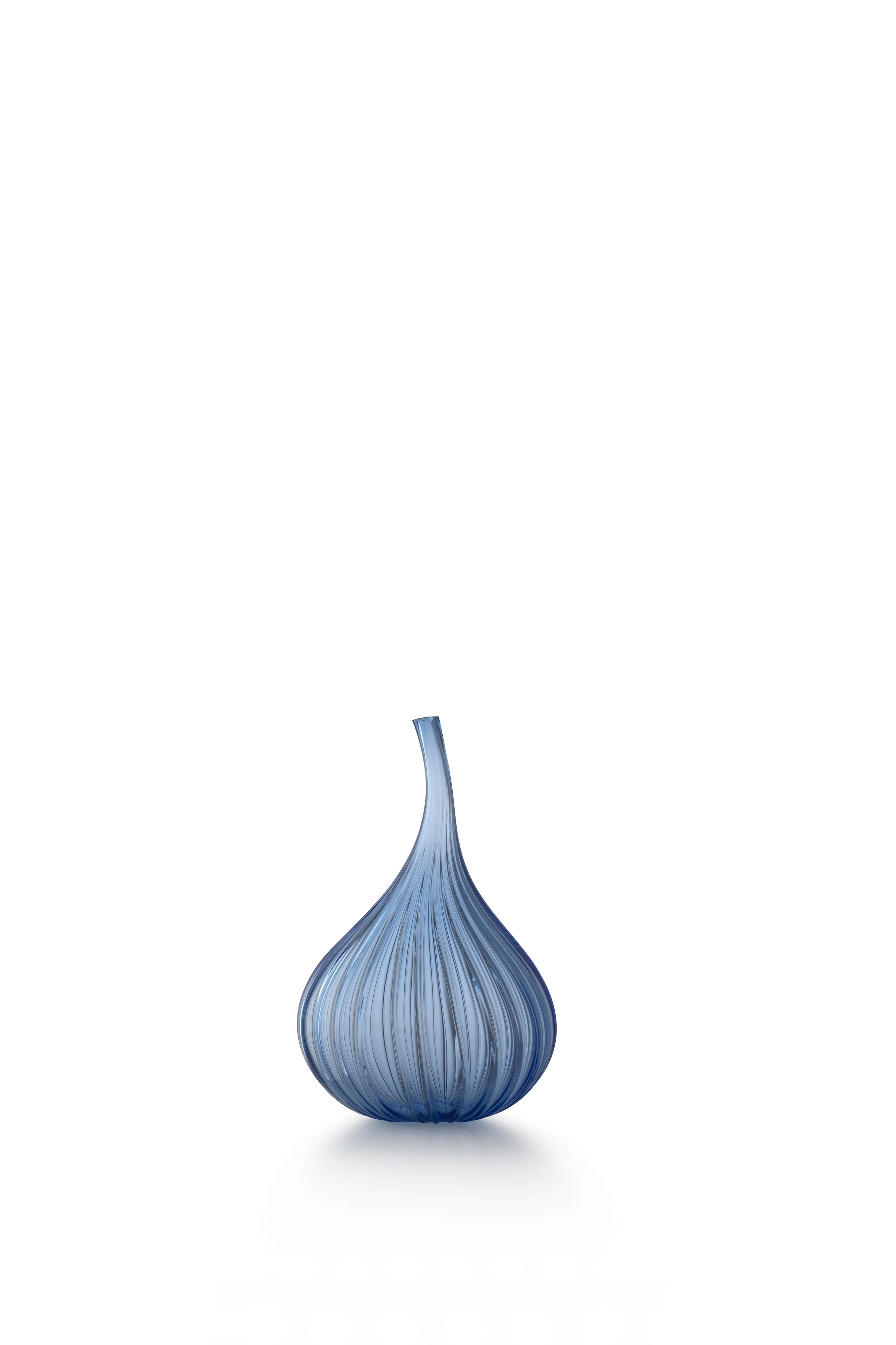 Im Angebot: Kleine tropfenförmige Vase Lucido aus Murano-Glas von Renzo Stellon, Blue (18876)