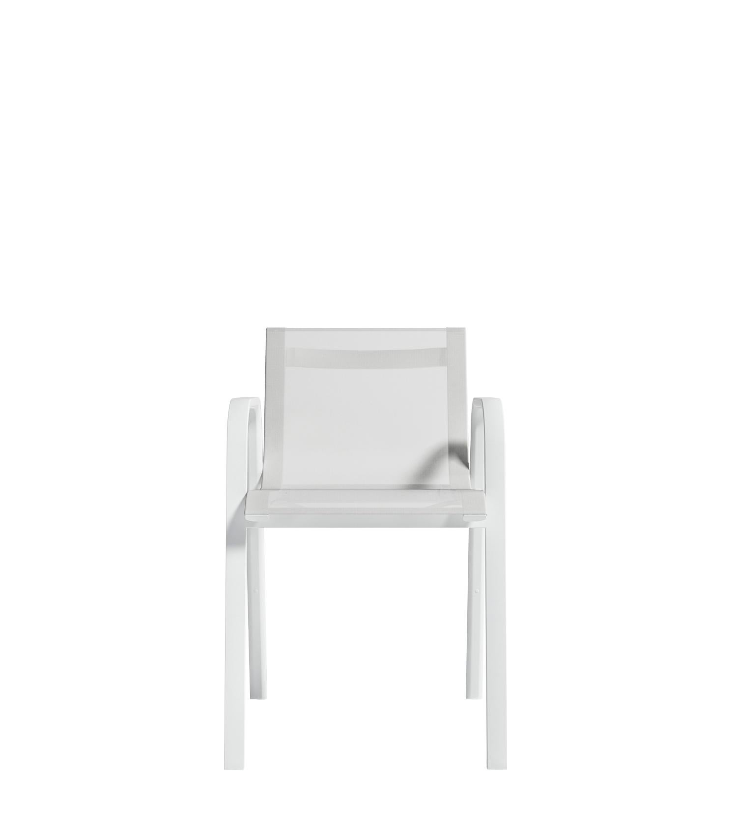 Im Angebot: Gandia Blasco Stack-Esszimmerstuhl aus Aluminium von Borja Garcia, White (RAL9016/white mesh.jpg) 2