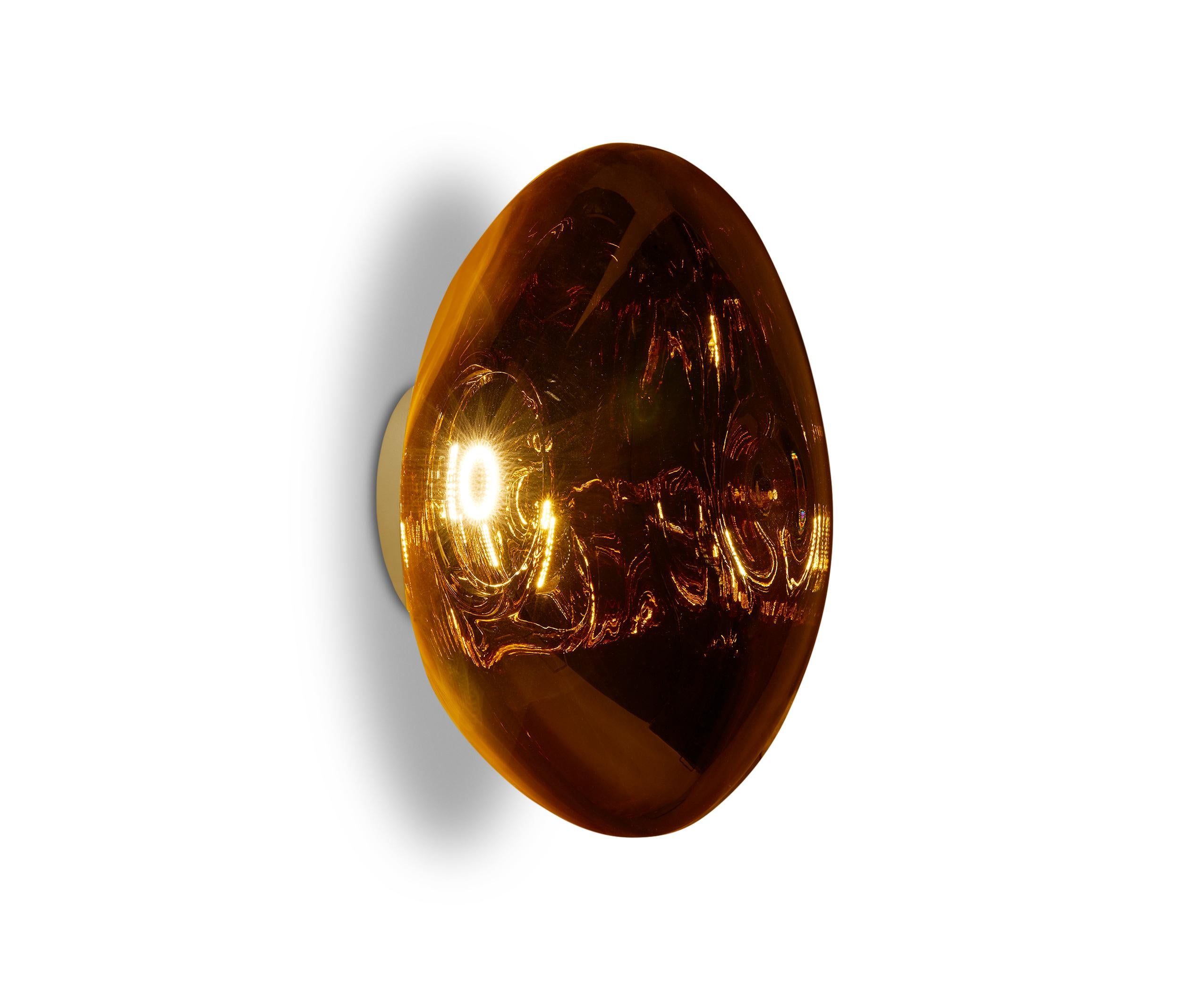 Im Angebot: LED-Oberflächenleuchte aus Schmelzglas von Tom Dixon, Gold (melt gold.jpg) 6