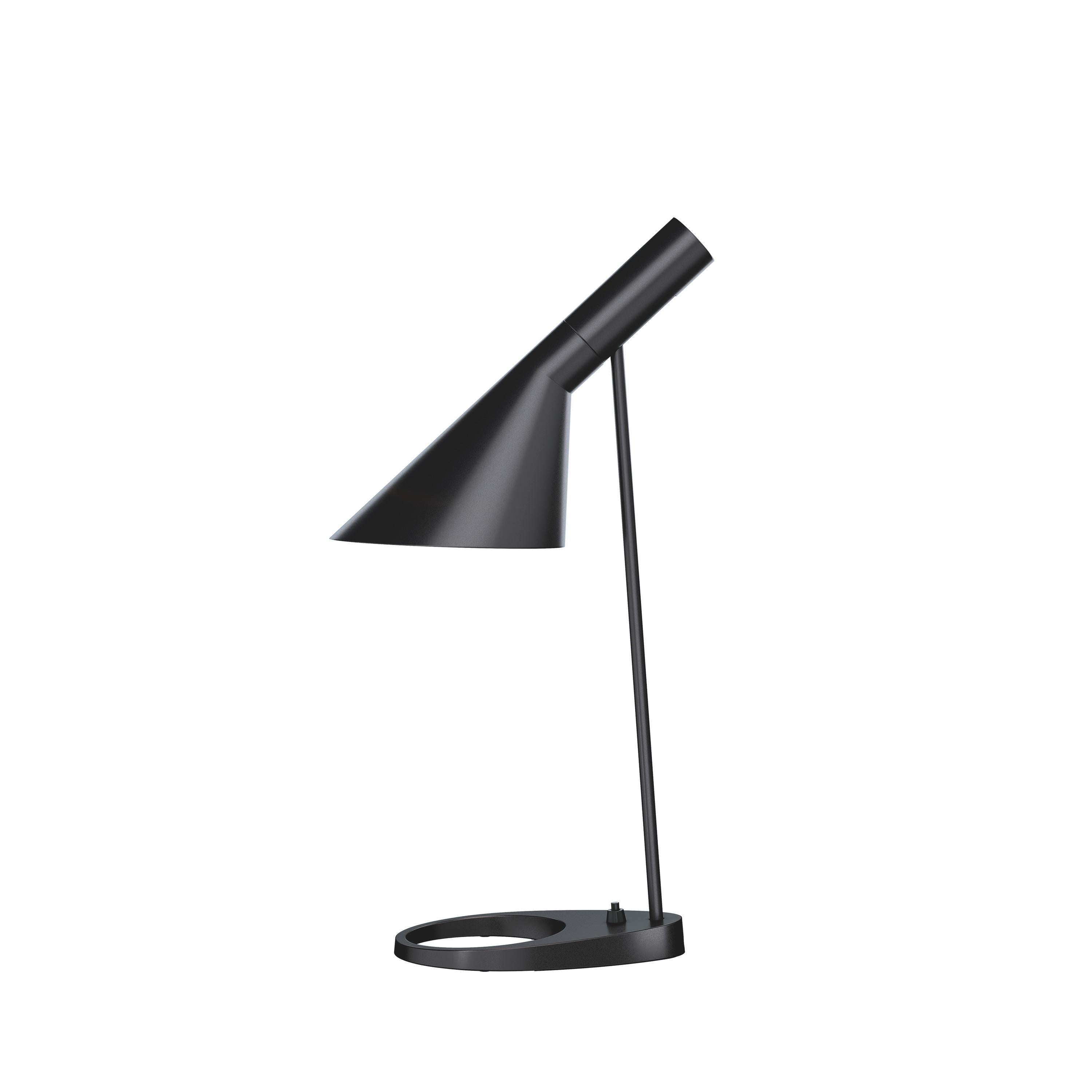 En vente : Black (black.jpg) Lampe de bureau Louis Poulsen AJ d'Arne Jacobsen