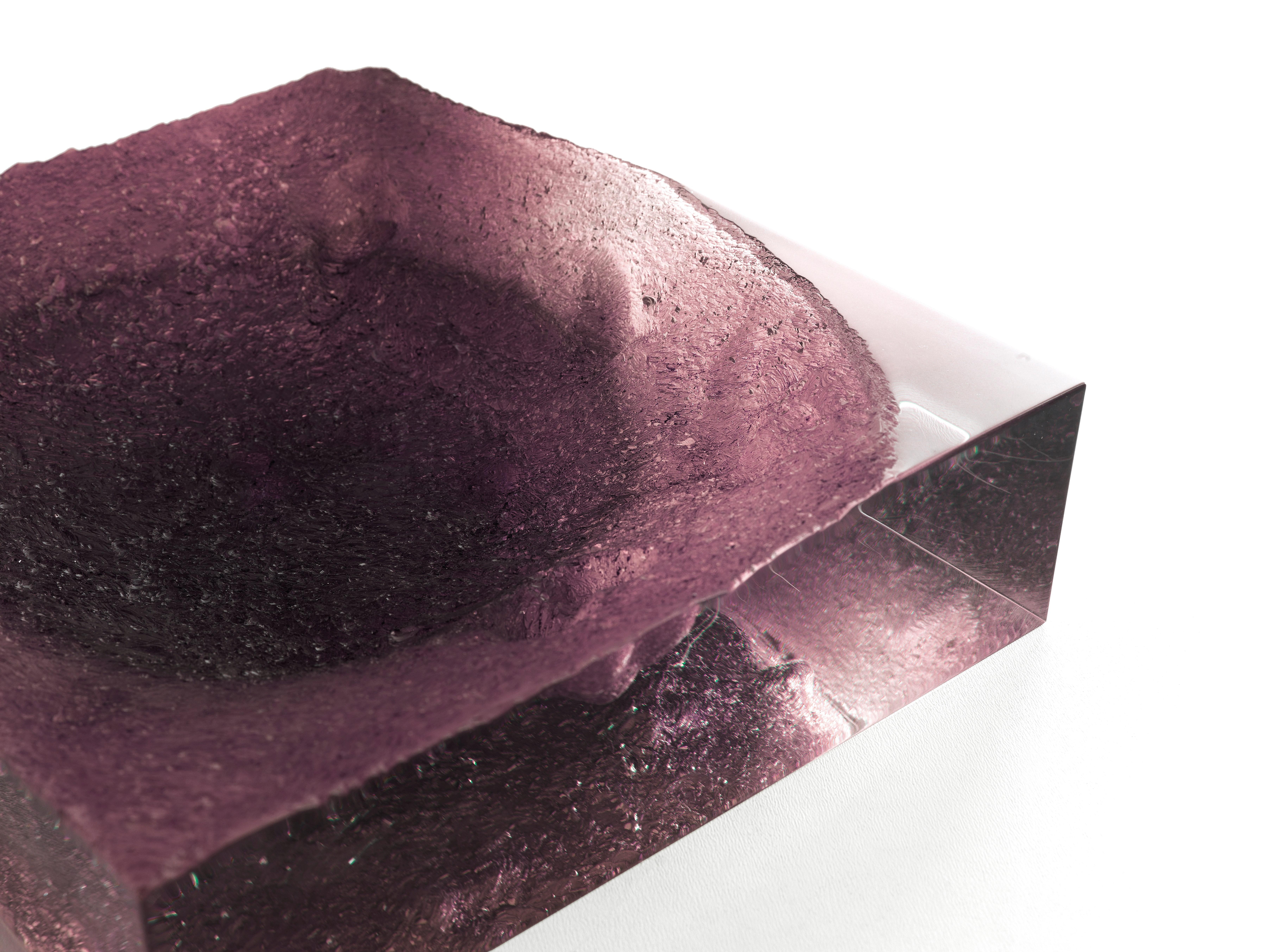 En vente : Purple (Violet) Centre de table Glacoja du 21e siècle en méthacrylate transparent d'Analogia Project 2