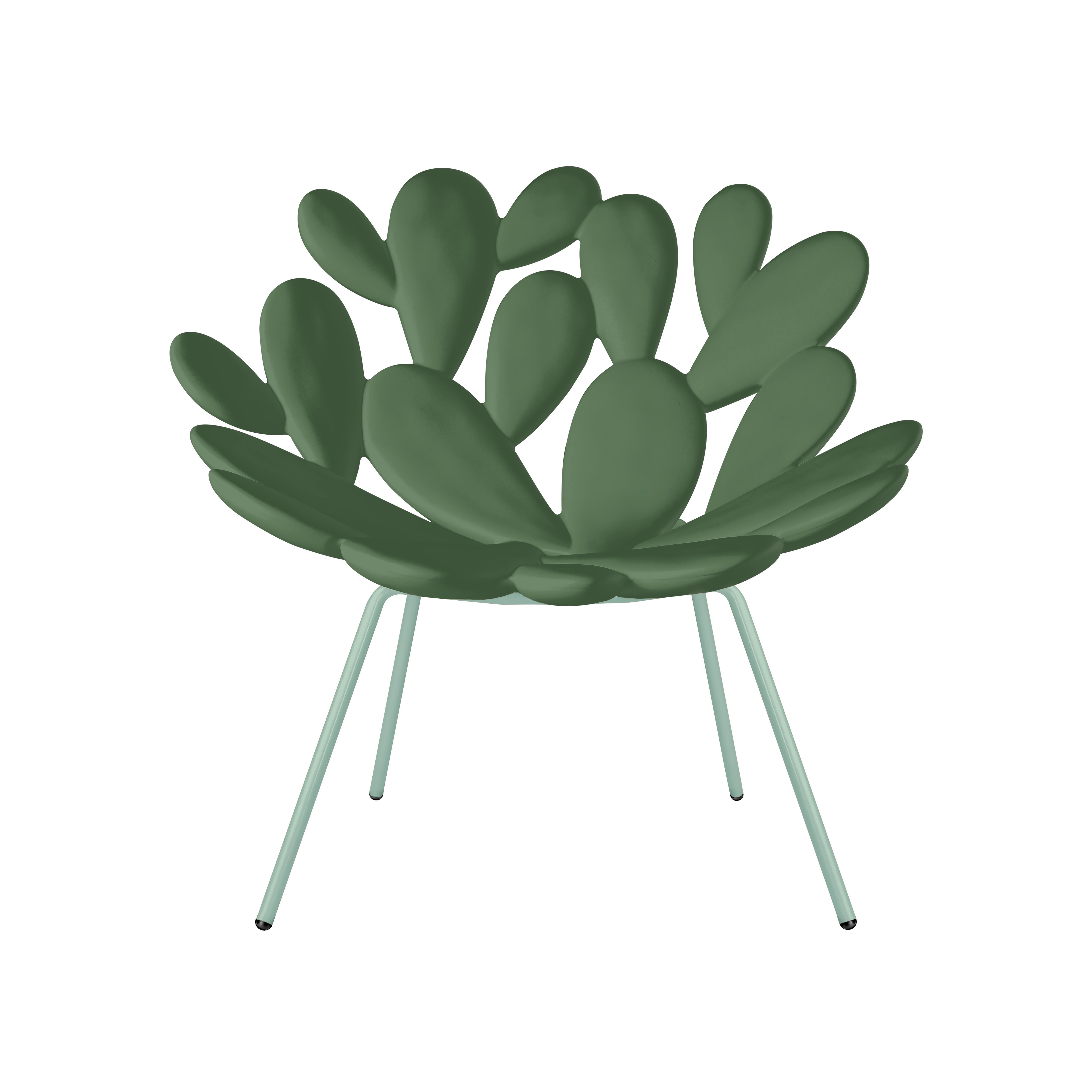 Im Angebot: Moderner Sessel oder Akzentsessel aus Messing in Schwarz, Weiß oder Grün von Marcantonio, Green (Balsam Green - Green)