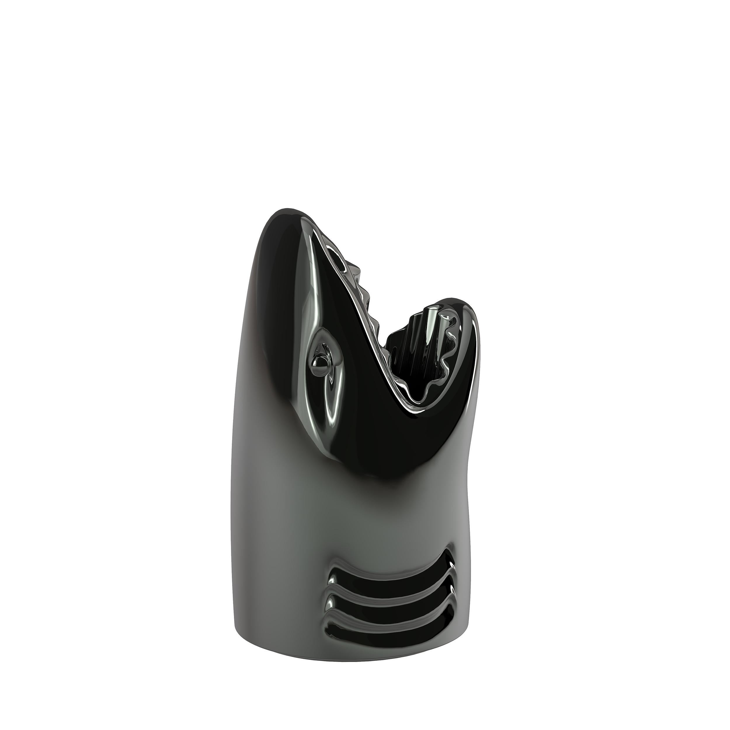 En vente : Black (Titanium) Porte-parapluies ou rafraîchisseur à champagne moderne en forme de requin en argent ou en or titane 3