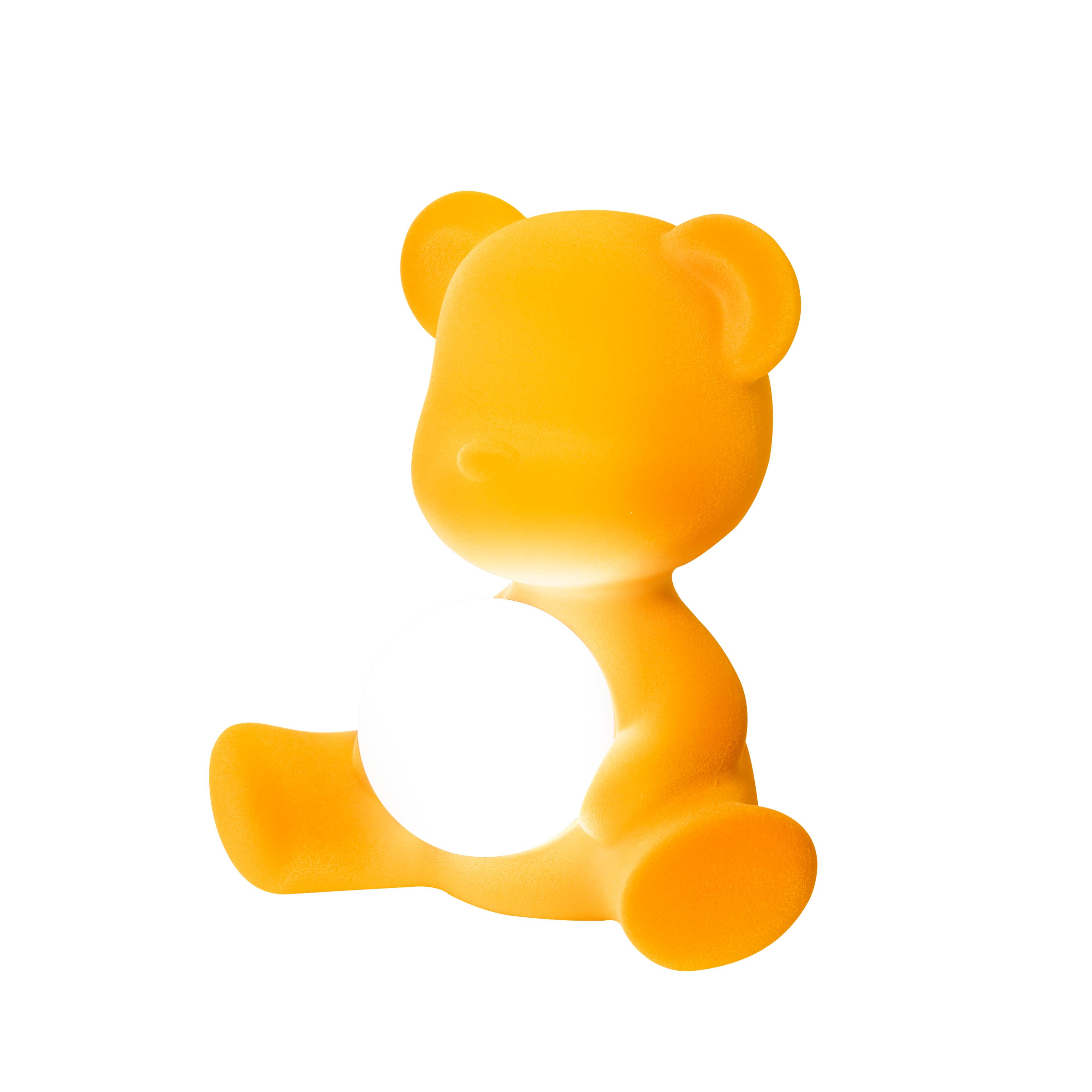 En vente : Gold (Dark Gold) Lampe de table ou lampadaire moderne sculpturale Teddybear en velours jaune 4