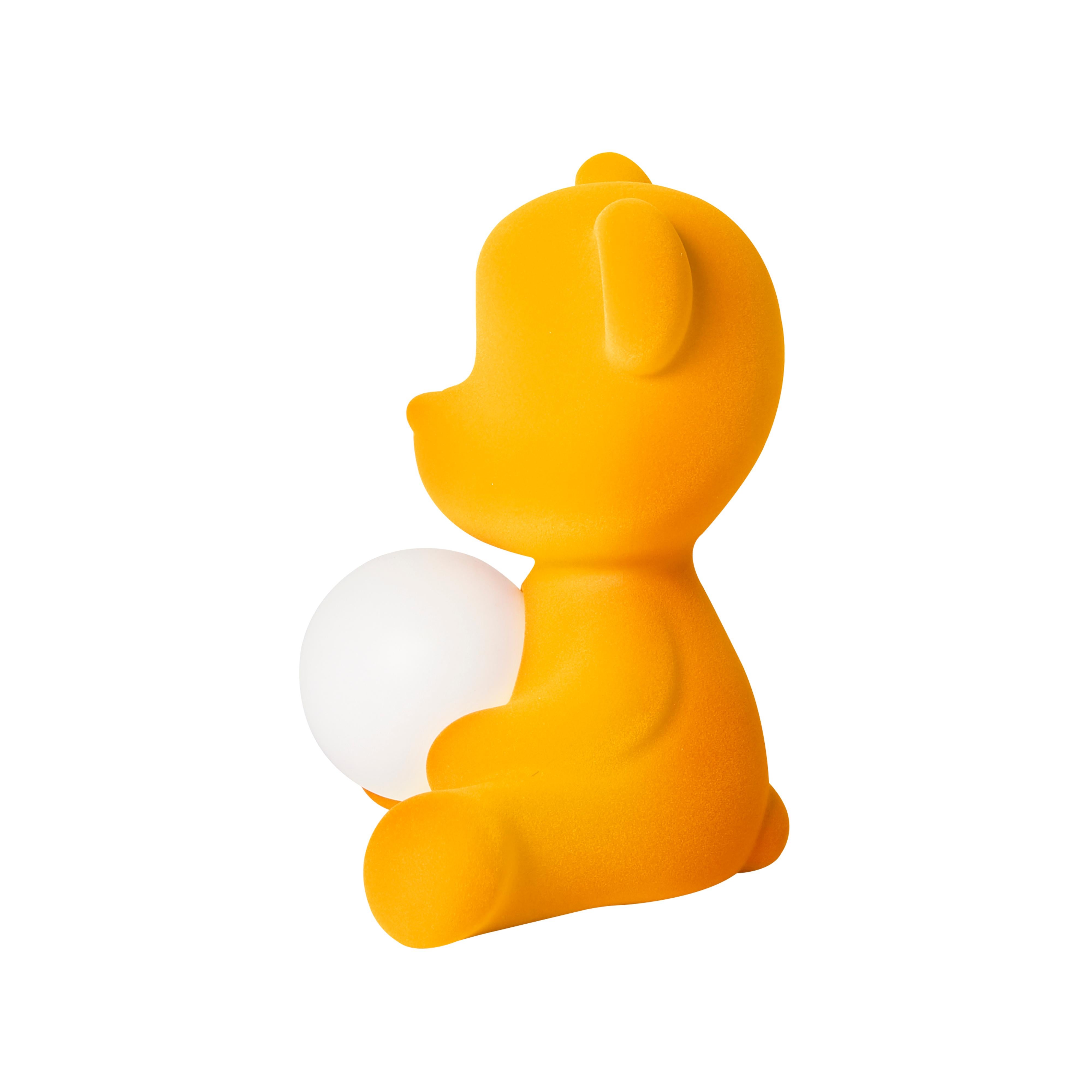 En vente : Gold (Dark Gold) Lampe de table ou lampadaire moderne sculpturale Teddybear en velours jaune 5