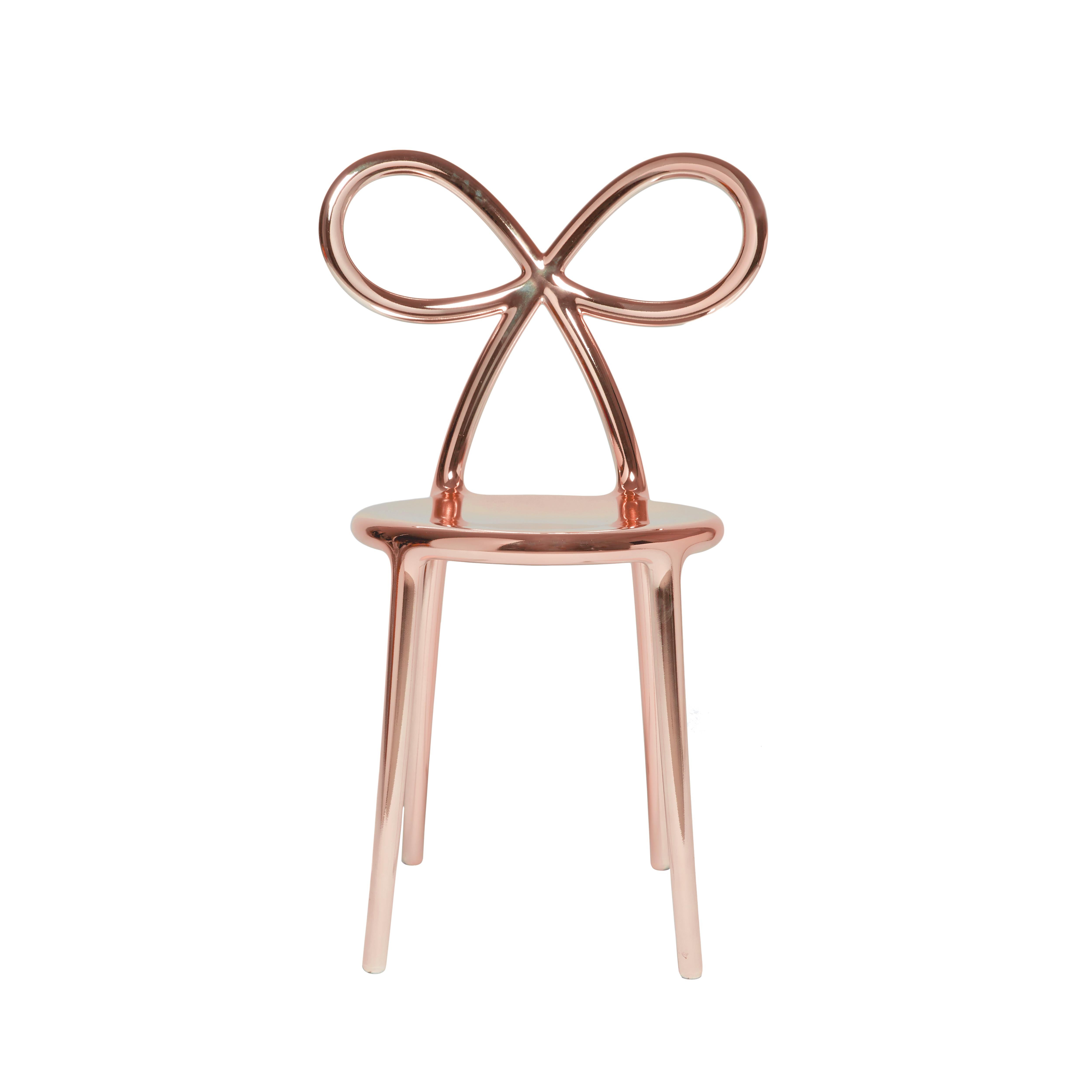 En vente : Pink (Pink Gold) Chaise de salle à manger ou fauteuil d'appoint moderne à ruban or rose ou argenté par Nika Zupanc
