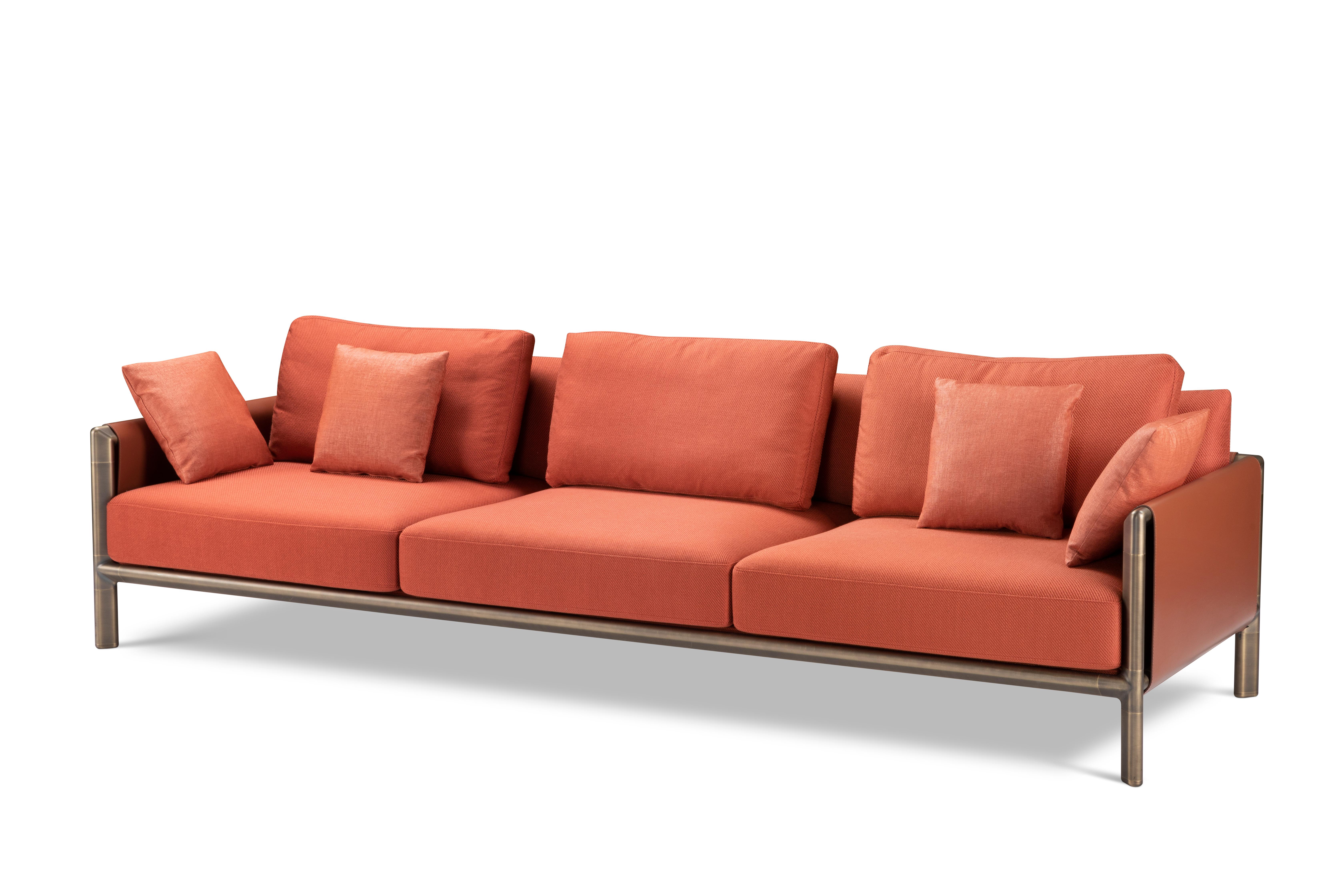 Im Angebot: Ghidini 1961 Frame 3-sitziges Sofa mit armlehnen in Cuoio Leder von Stefano Giovannoni, Gray (Grigio) 7