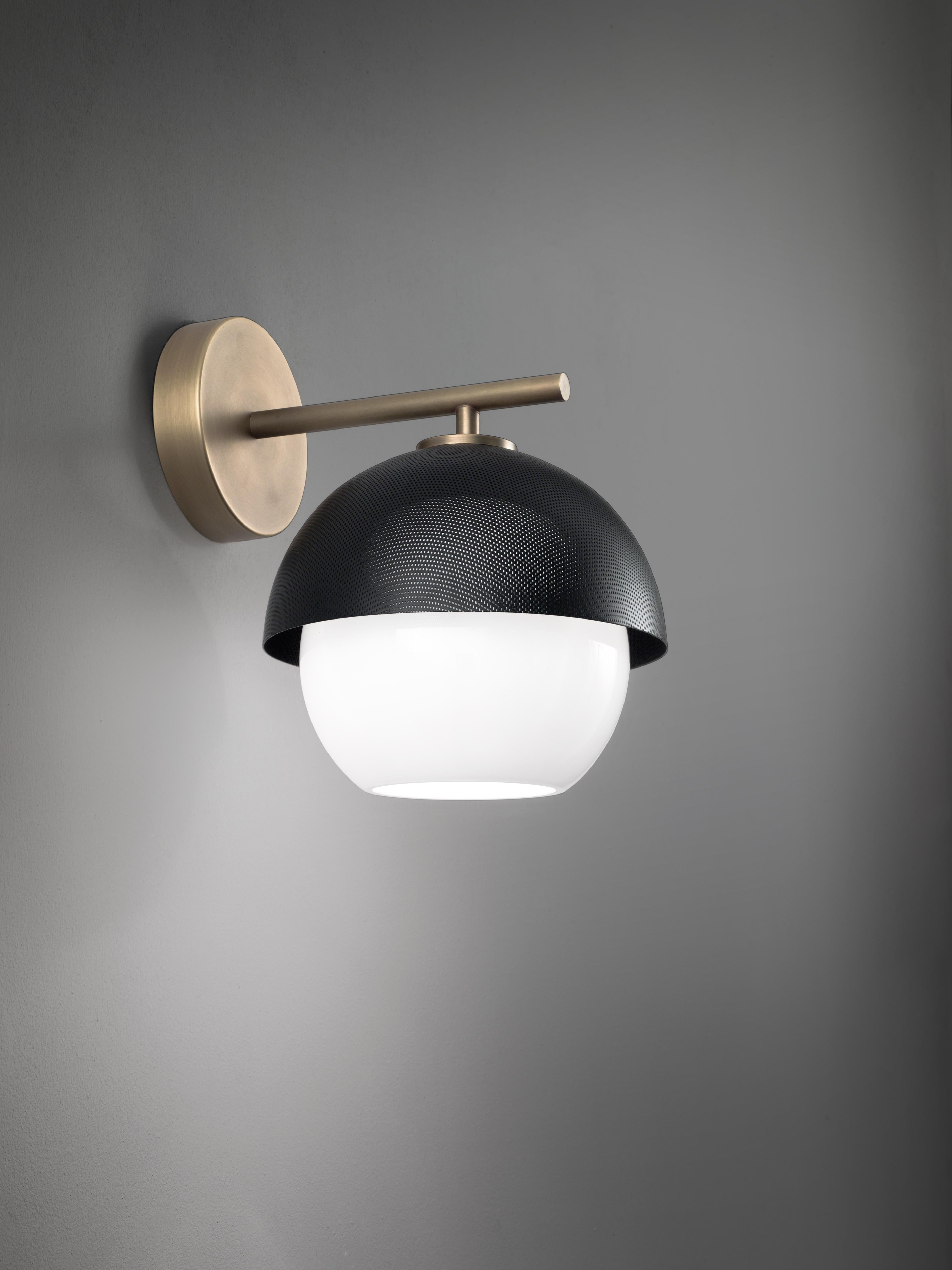 En vente : Gray (Matte Black Nickel) Applique murale VeniceM Urban en laiton bruni clair de Massimo Tonetto 3