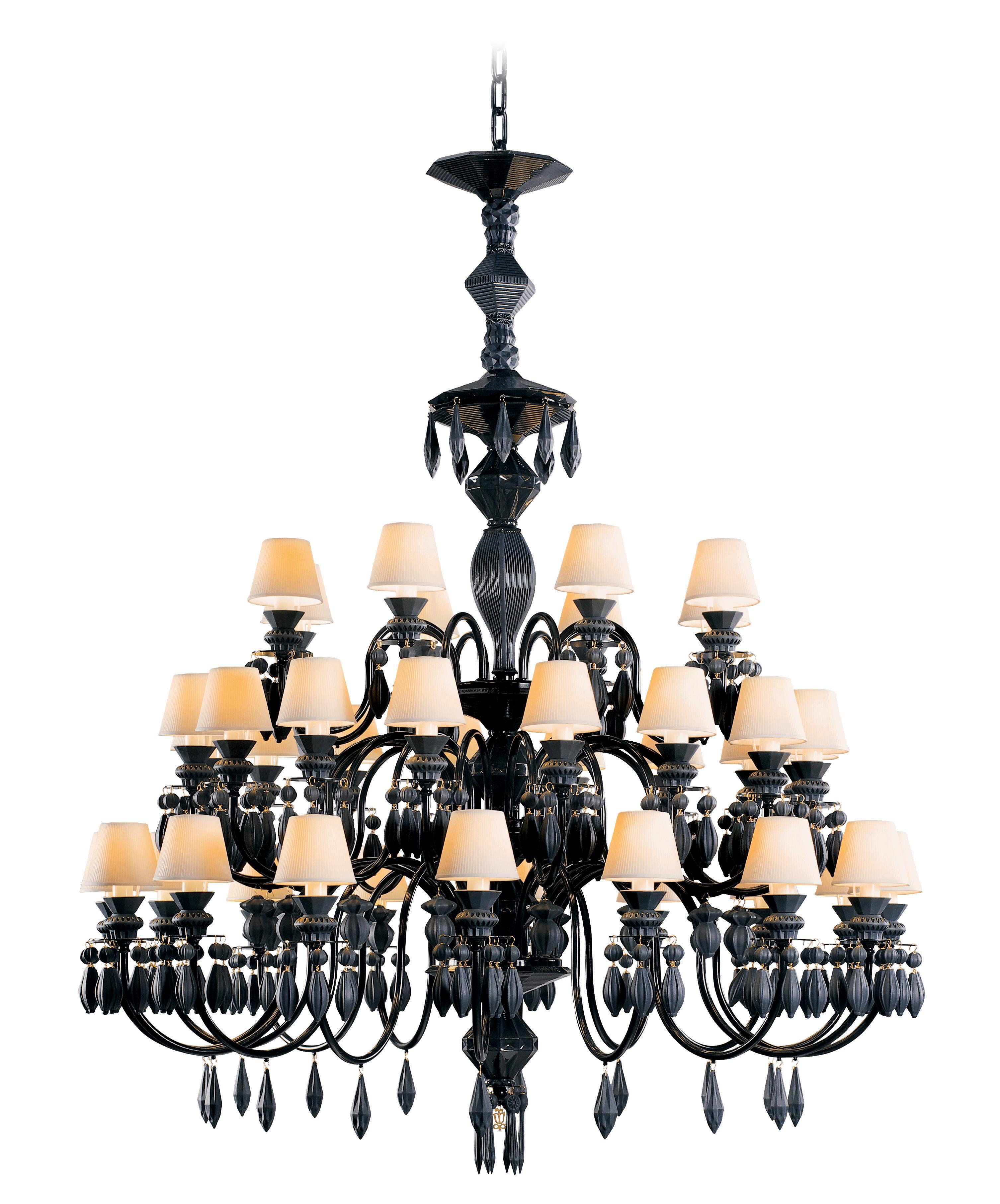 Im Angebot: Lladro Belle de Nuit Kronleuchter mit 40 Lichtern, Black (Absolute Black)
