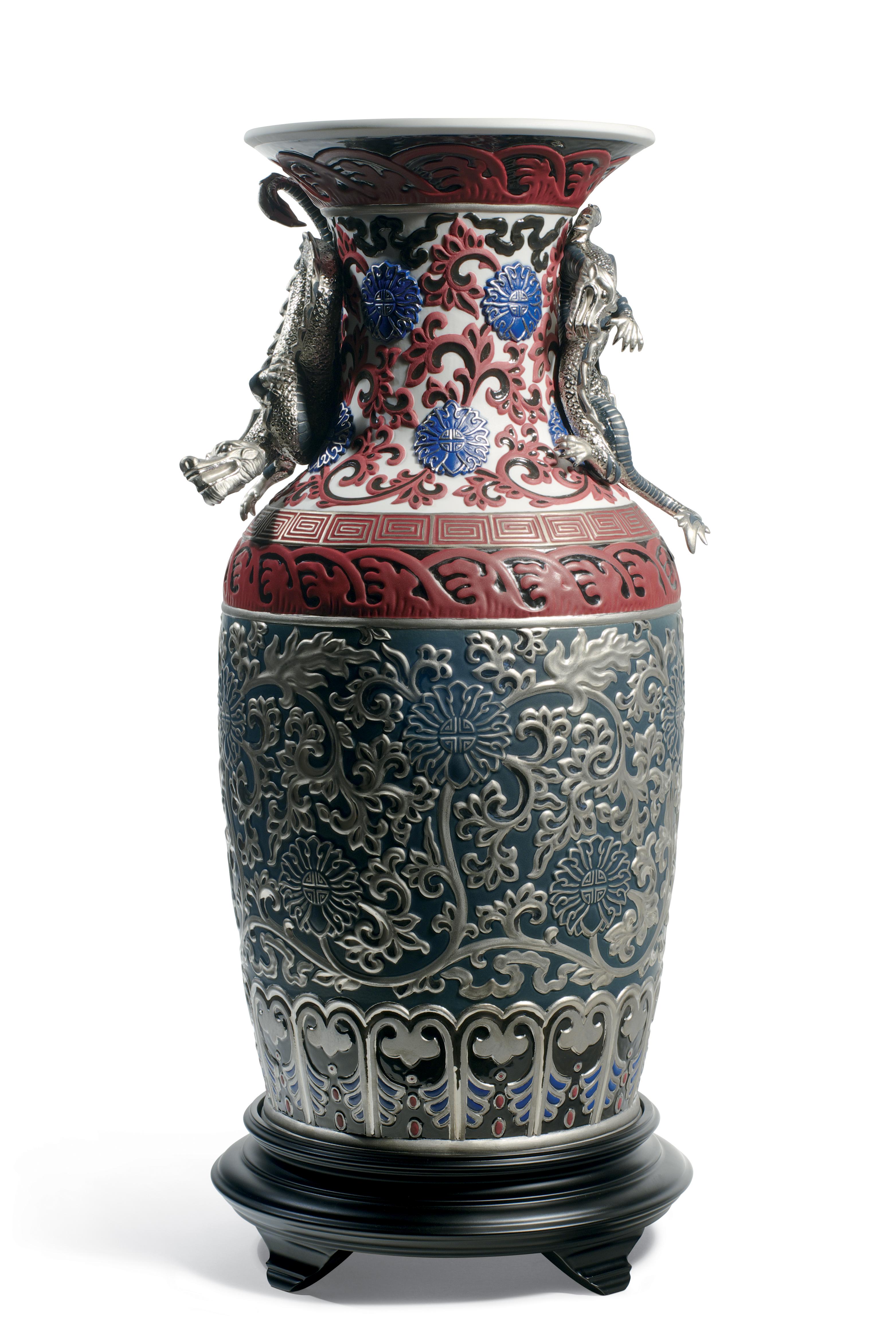 For Sale: Blue Lladró Oriental Vase Sculpture. Red. Limited Edition.