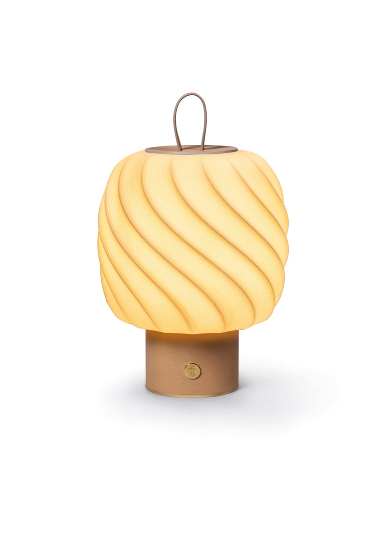 For Sale: Gold (Nude) Lladró Medium Ice Cream Portable Lamp 2