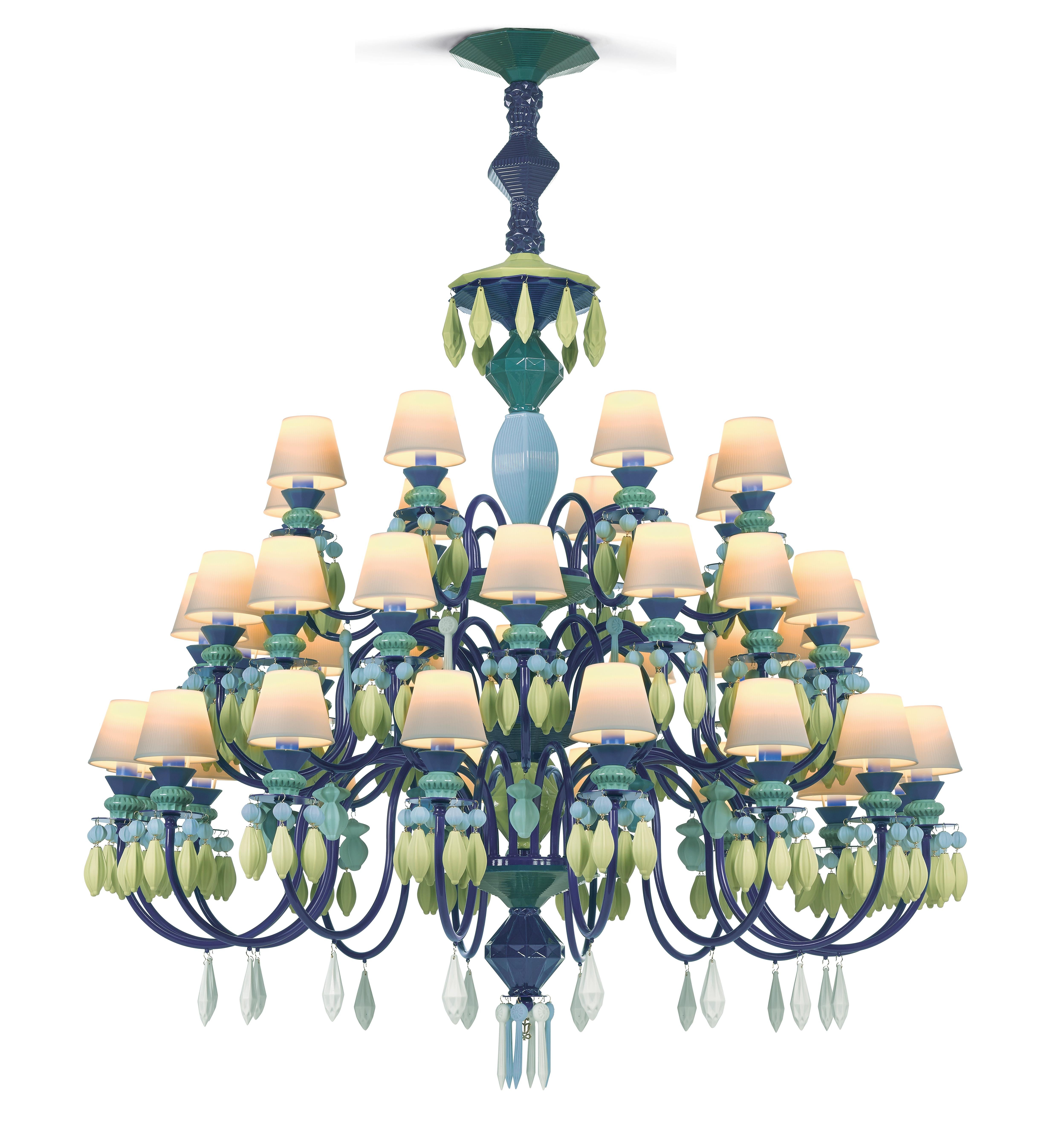 Im Angebot: Lladro Belle de Nuit Kronleuchter mit 40 Lichtern, Grün (Green)