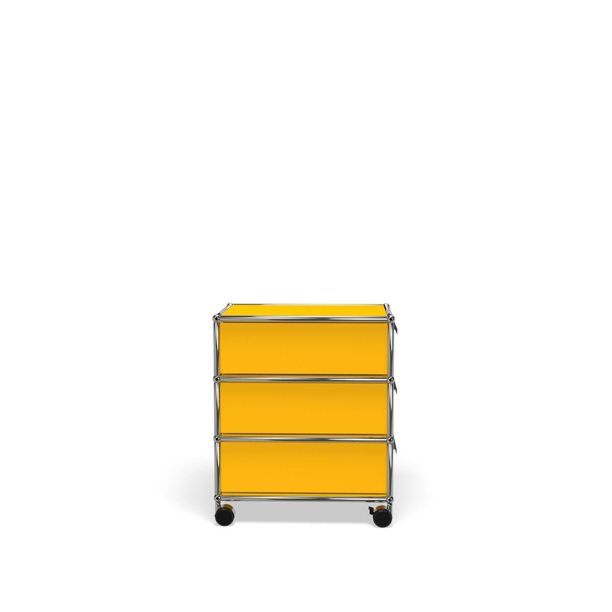 En vente : Yellow (Golden Yellow) USM Haller Système de rangement en V sur piédestal 3