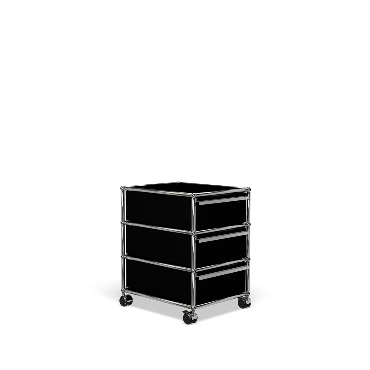 En vente : Black (Graphite Black) USM Haller Système de rangement en V sur piédestal 2