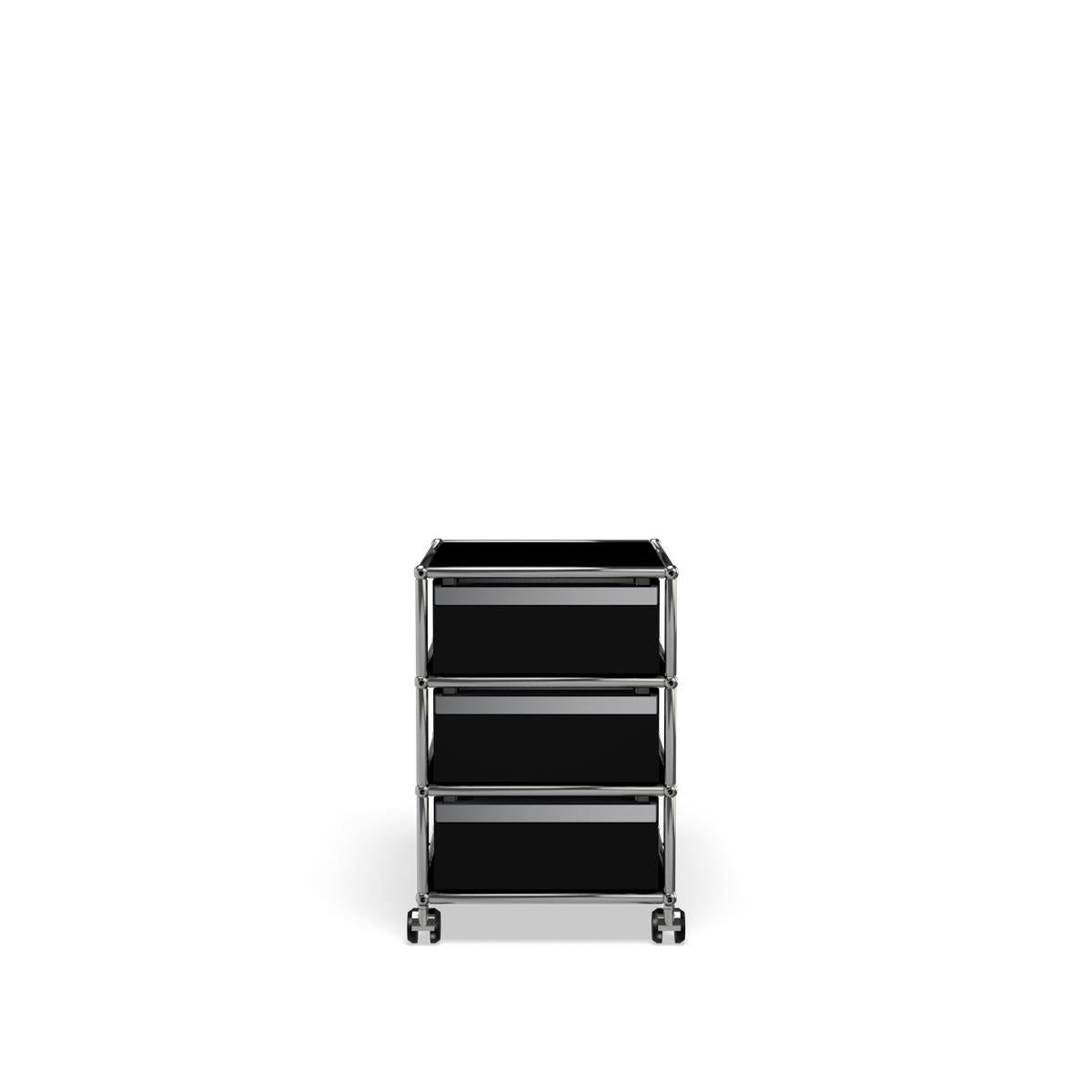 En vente : Black (Graphite Black) USM Haller Système de rangement en V sur piédestal 4