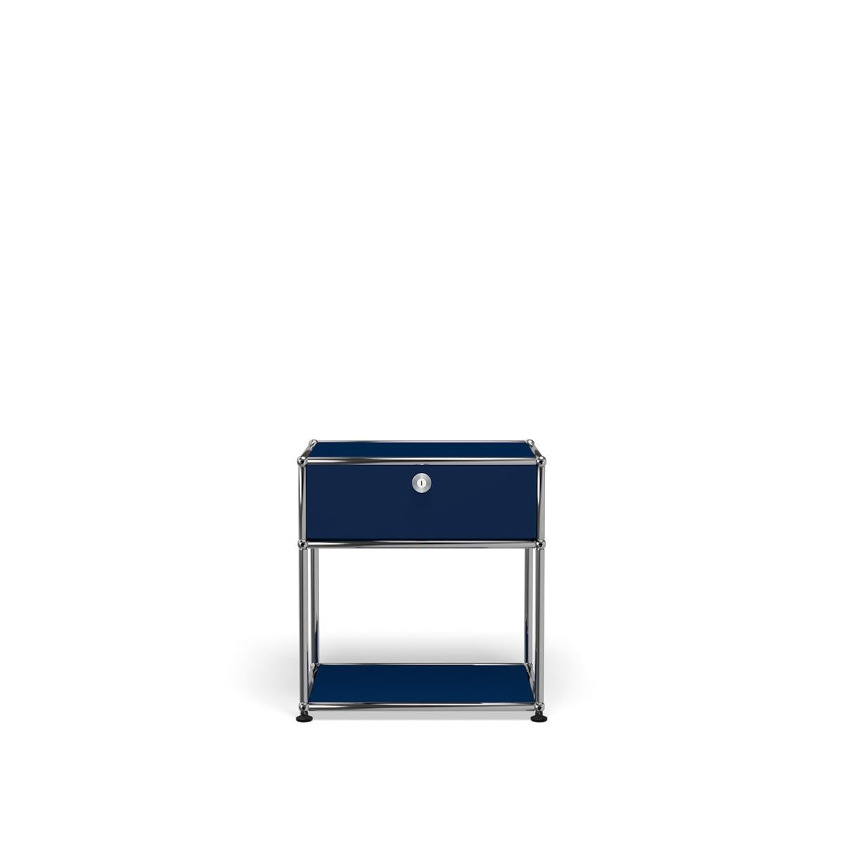 Im Angebot: USM Nachttisch P2 Aufbewahrungssystem, Blue (Steel Blue)