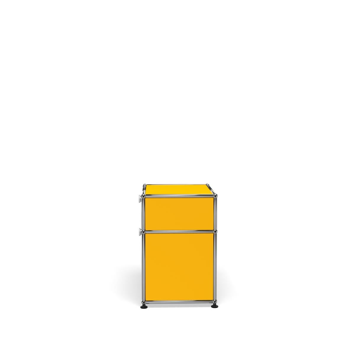 En vente : Yellow (Golden Yellow) Table de nuit USM Haller P1 système de rangement 3