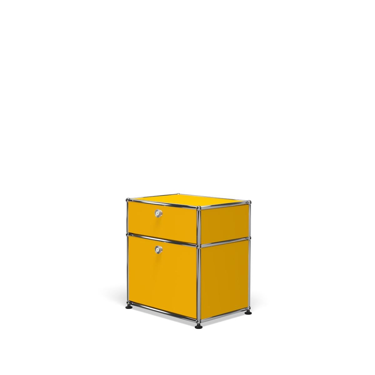En vente : Yellow (Golden Yellow) Table de nuit USM Haller P1 système de rangement 2