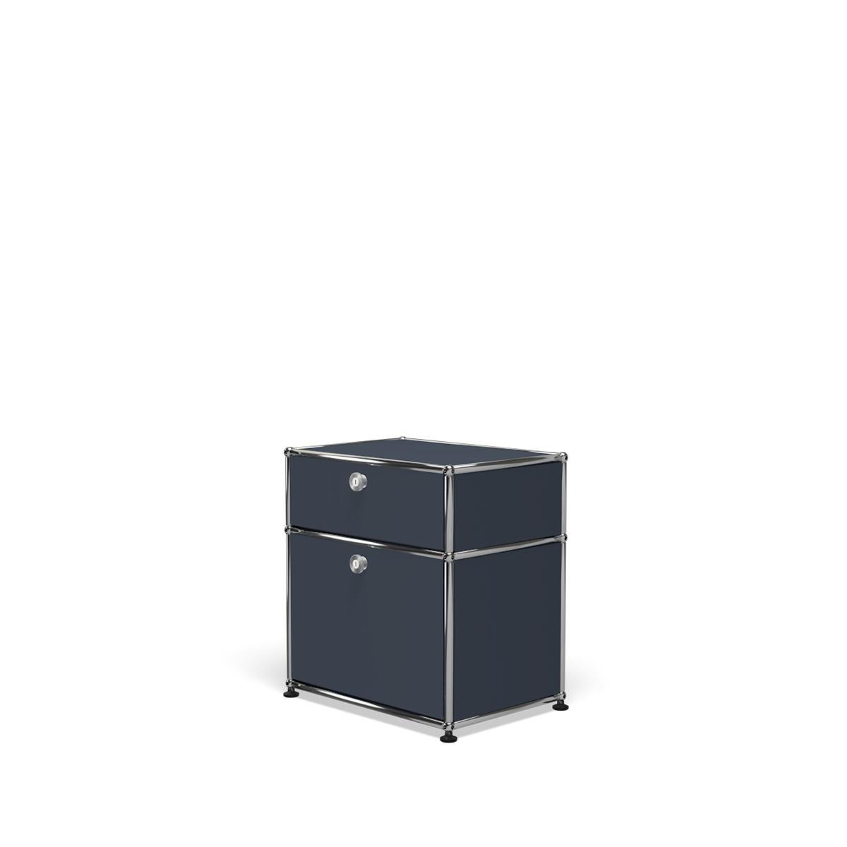 En vente : Gray (Anthracite) Table de nuit USM Haller P1 système de rangement 2