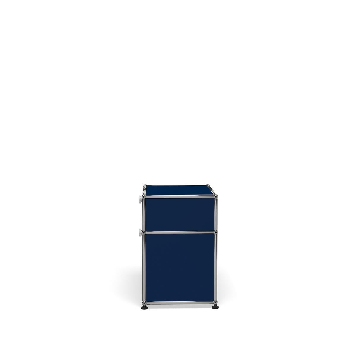 En vente : Blue (Steel Blue) Table de nuit USM Haller P1 système de rangement 3