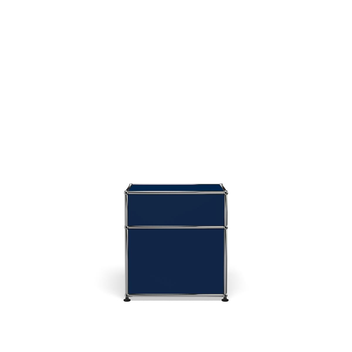 En vente : Blue (Steel Blue) Table de nuit USM Haller P1 système de rangement 4