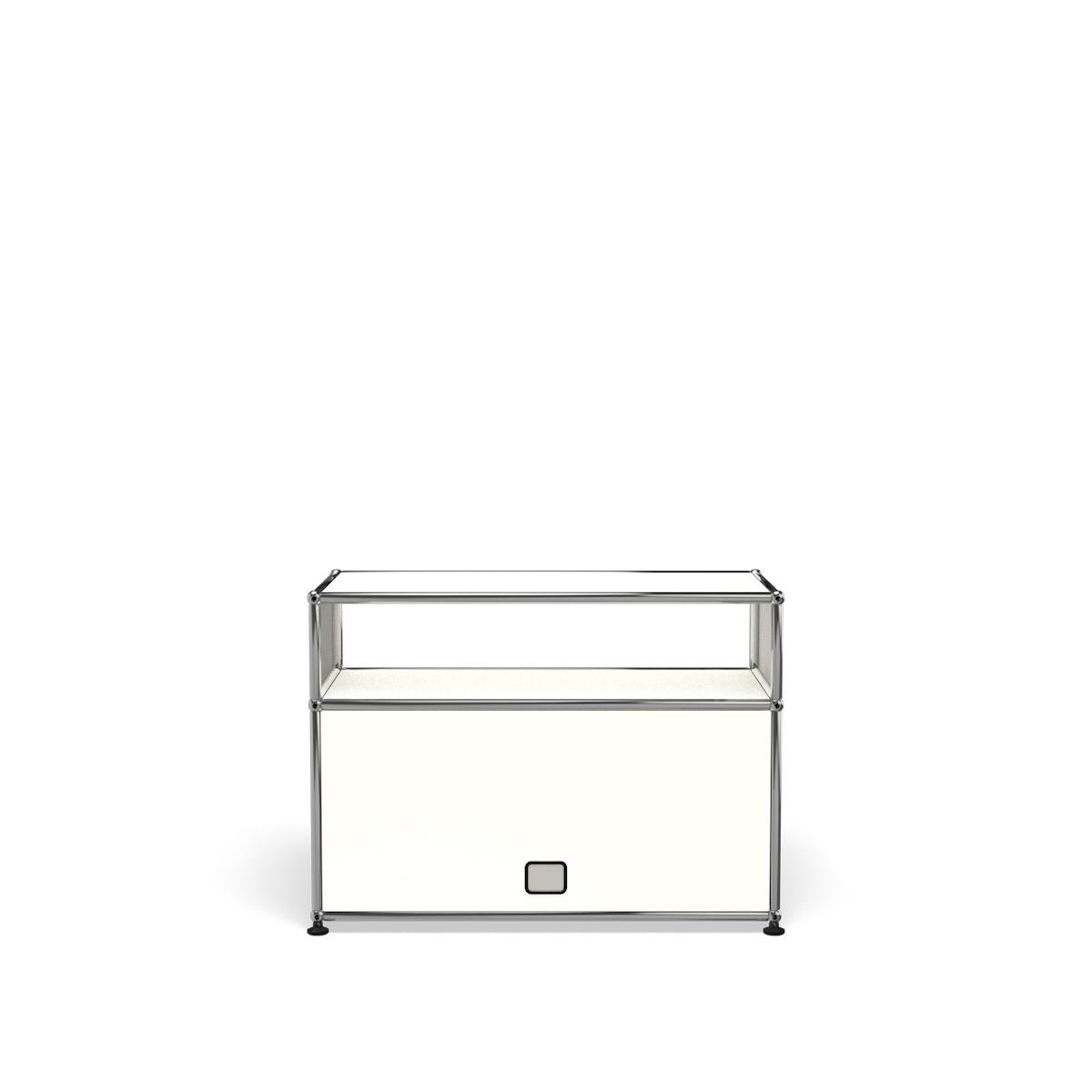 For Sale: White (Pure White) USM Haller Side Table O118 4