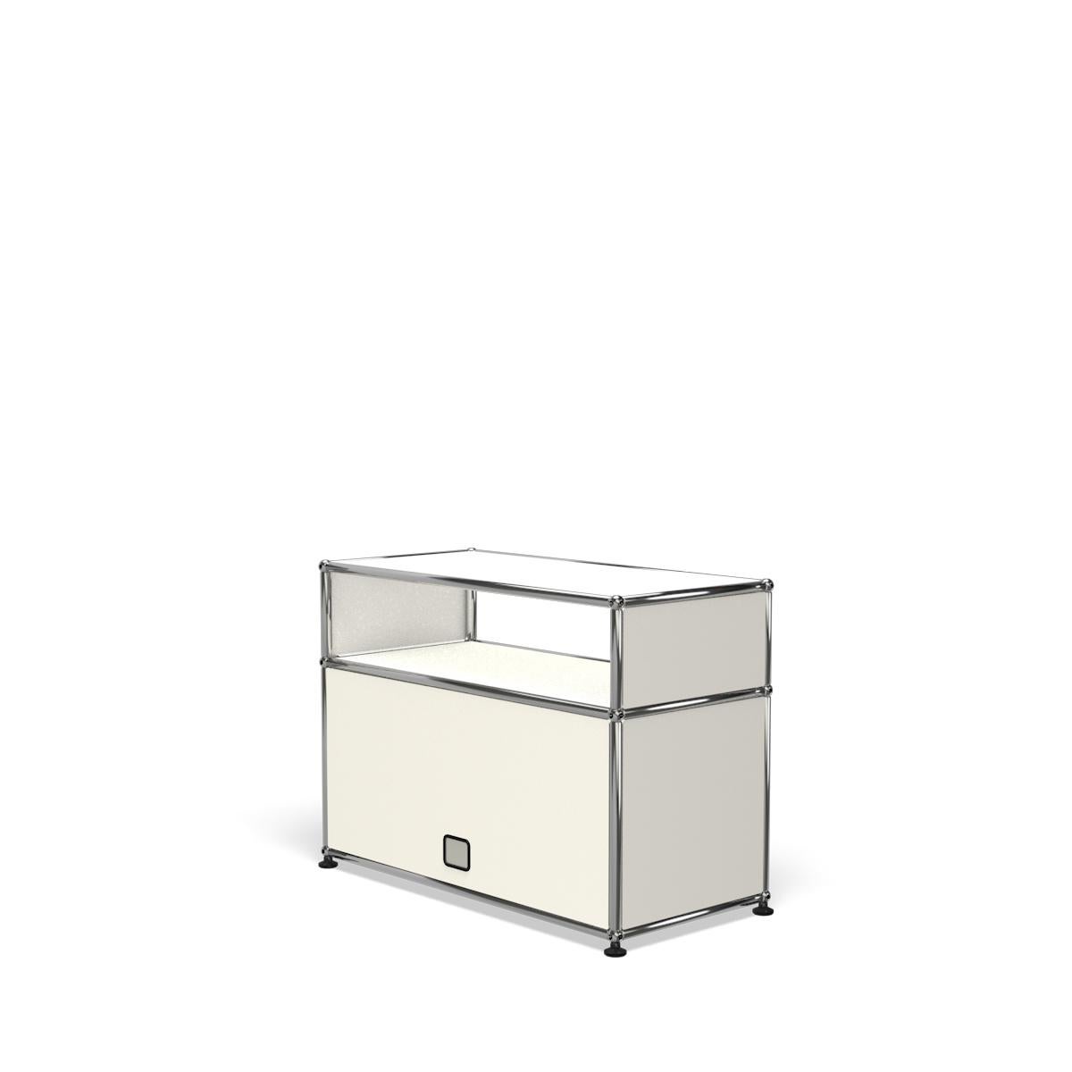 For Sale: White (Pure White) USM Haller Side Table O118 5