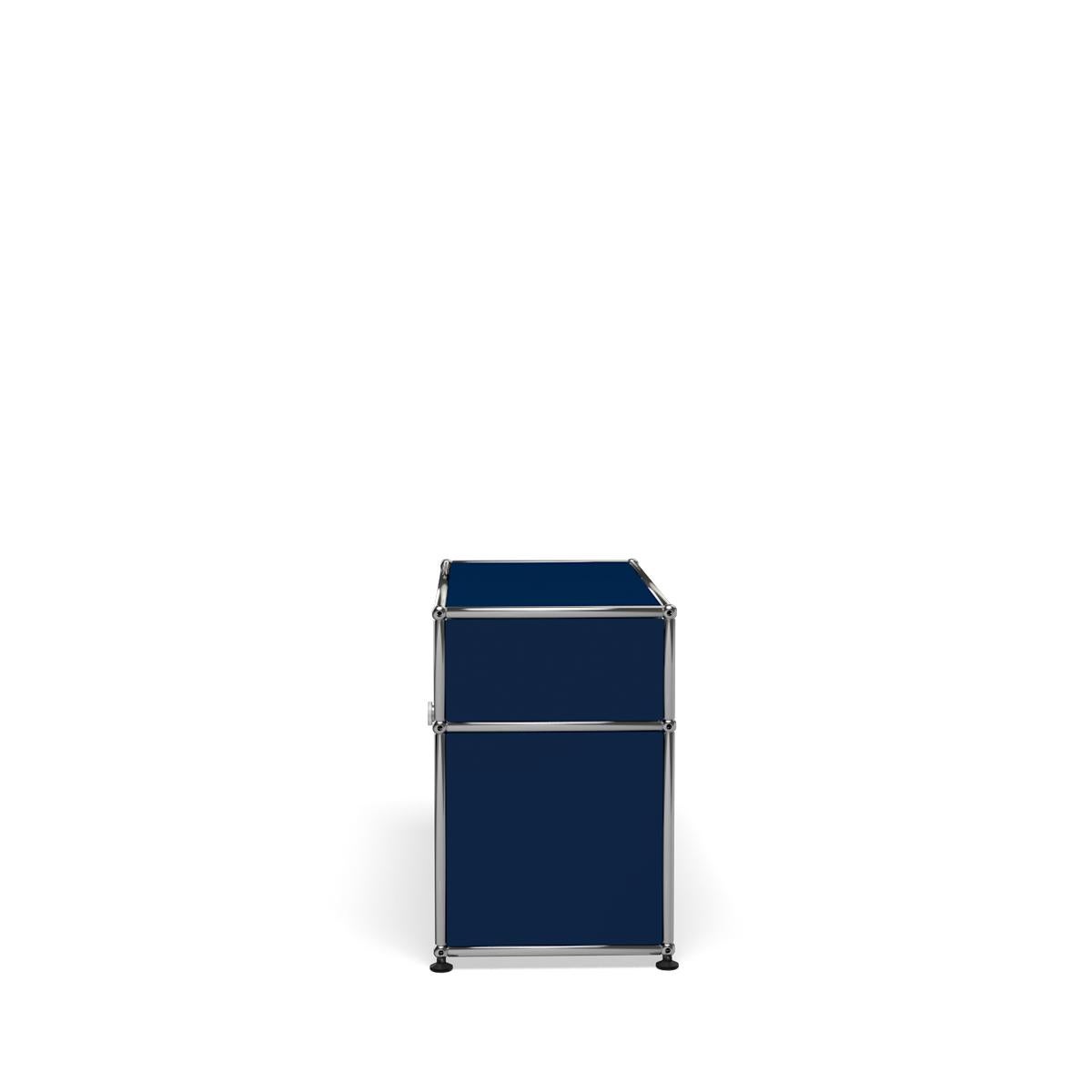 Im Angebot: USM. Flur-Beistelltisch O118, Blue (Steel Blue) 3