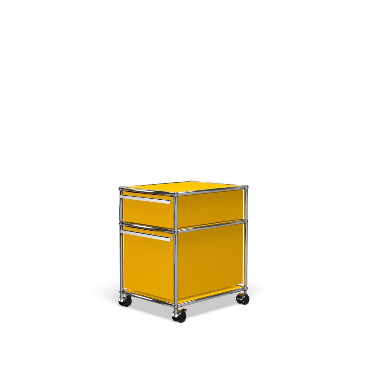 Im Angebot: USM Aufbewahrungssystem M mit Flursockel, Yellow (Golden Yellow) 2