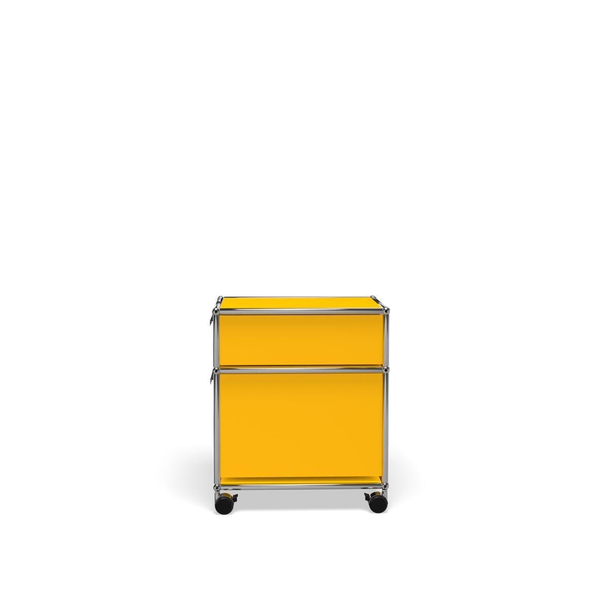 En vente : Yellow (Golden Yellow) Système de rangement USM Haller Pedestal M 3
