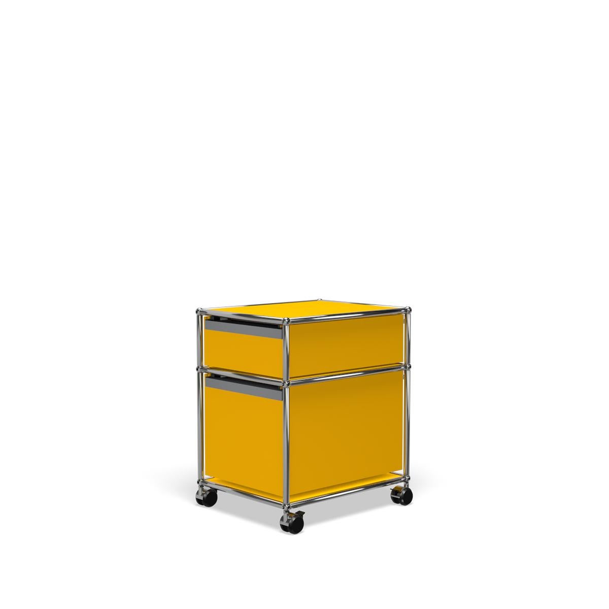 Im Angebot: USM Aufbewahrungssystem M mit Flursockel, Yellow (Golden Yellow) 5